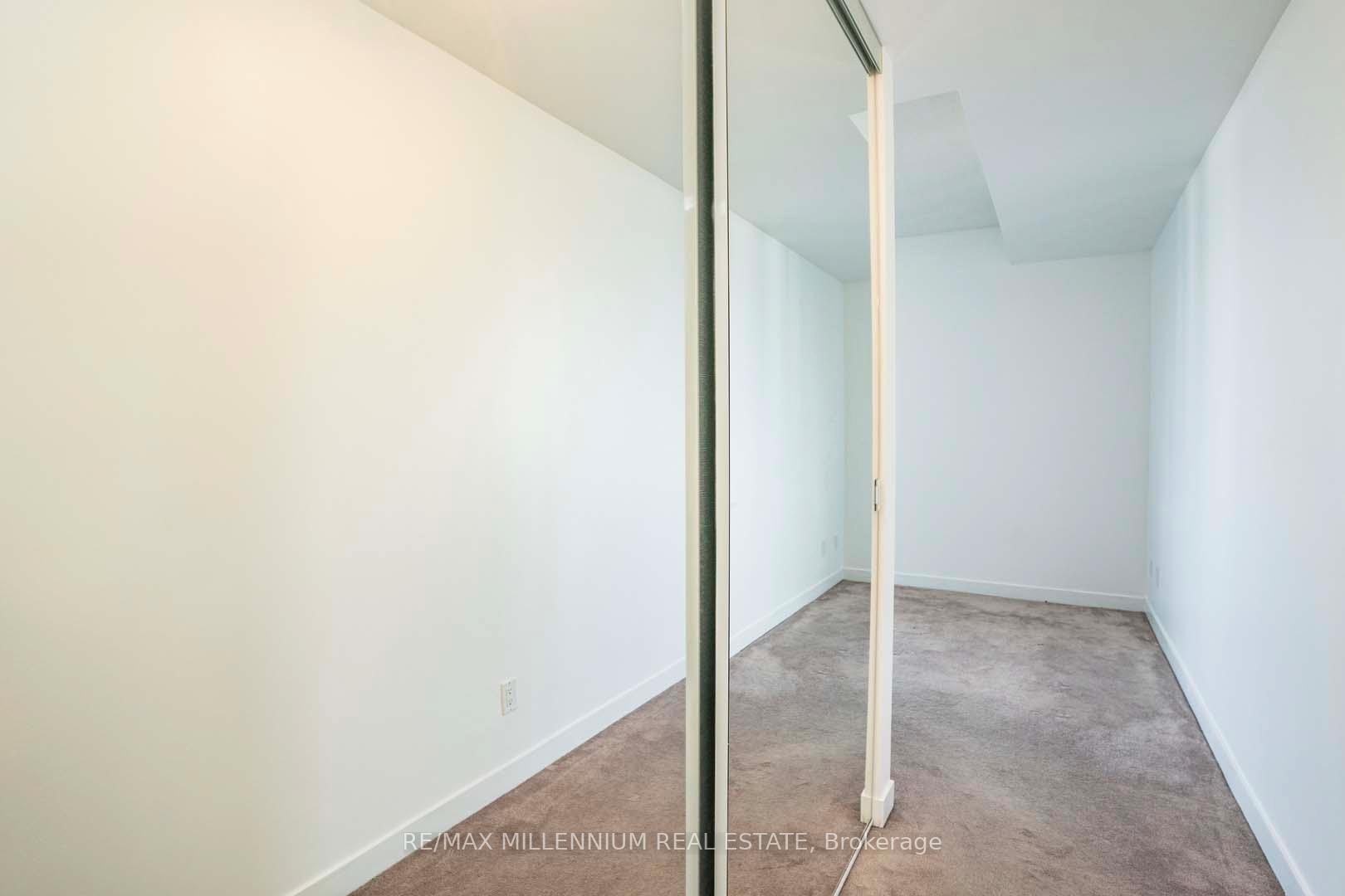 Photo 12 of Unit 2212, 770 Bay Street, Toronto, Bay Street Corridor — HOMEH