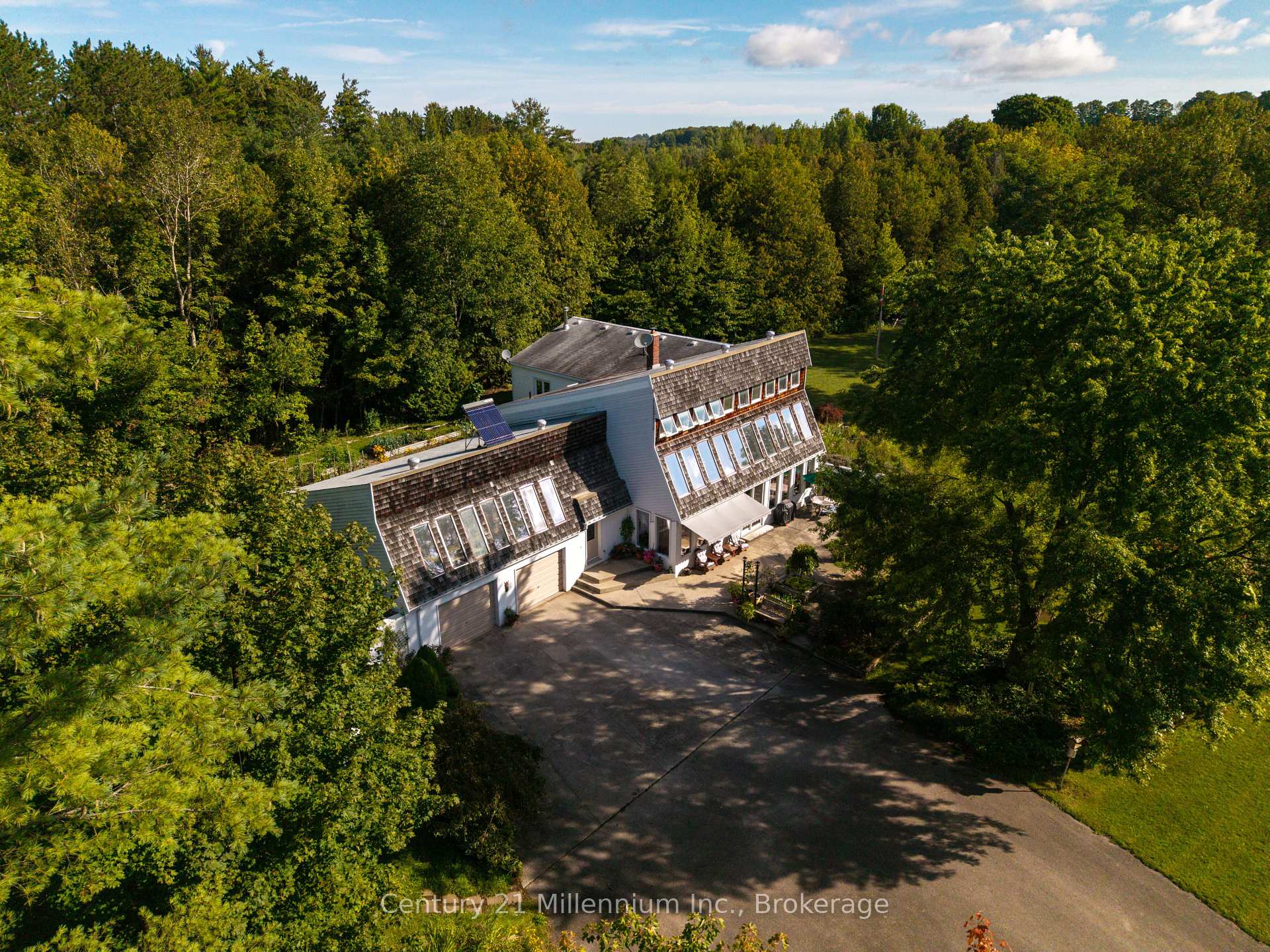 Photo of 359485 Bayshore Road