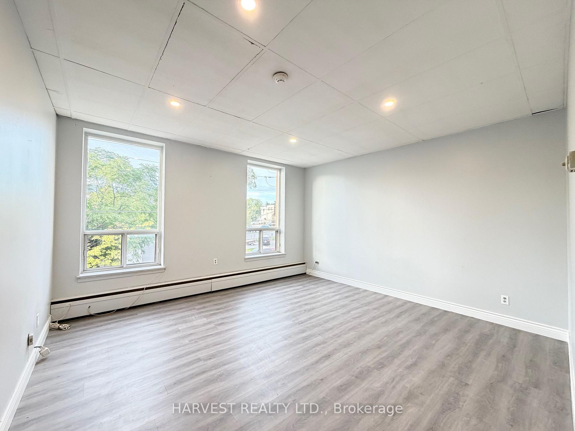 Photo 5 of Unit 2nd Level Unit 2, 100 Main Street N, Markham, Old Markham Village — HOMEH
