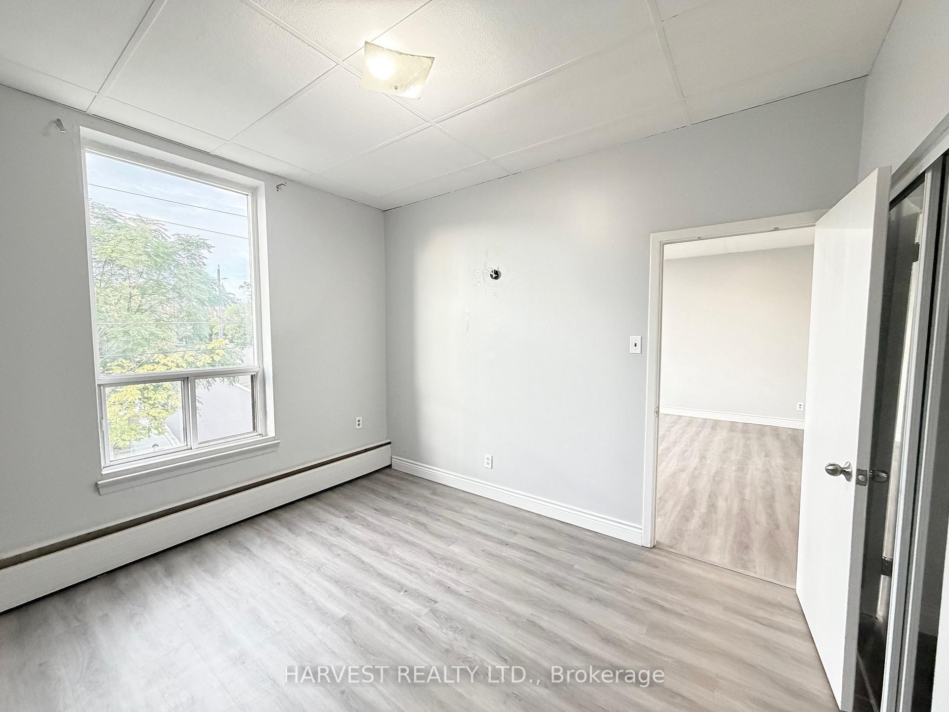 Photo 6 of Unit 2nd Level Unit 2, 100 Main Street N, Markham, Old Markham Village — HOMEH