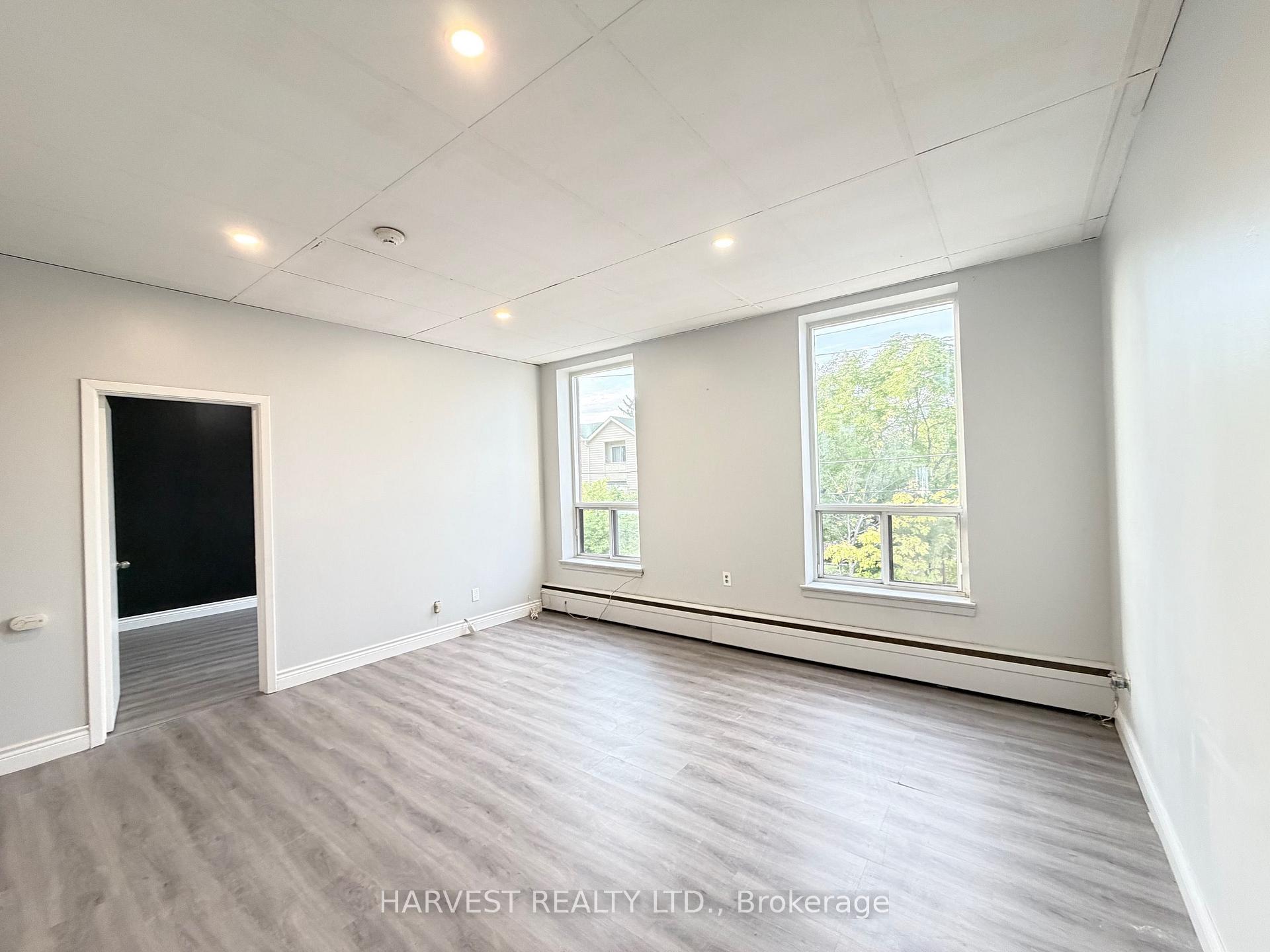 Photo 7 of Unit 2nd Level Unit 2, 100 Main Street N, Markham, Old Markham Village — HOMEH