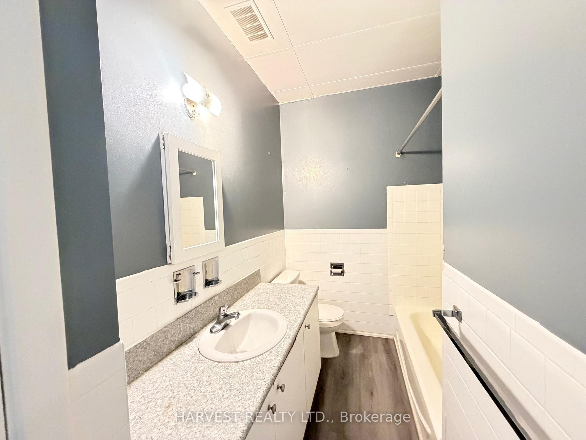 Photo 9 of Unit 2nd Level Unit 2, 100 Main Street N, Markham, Old Markham Village — HOMEH