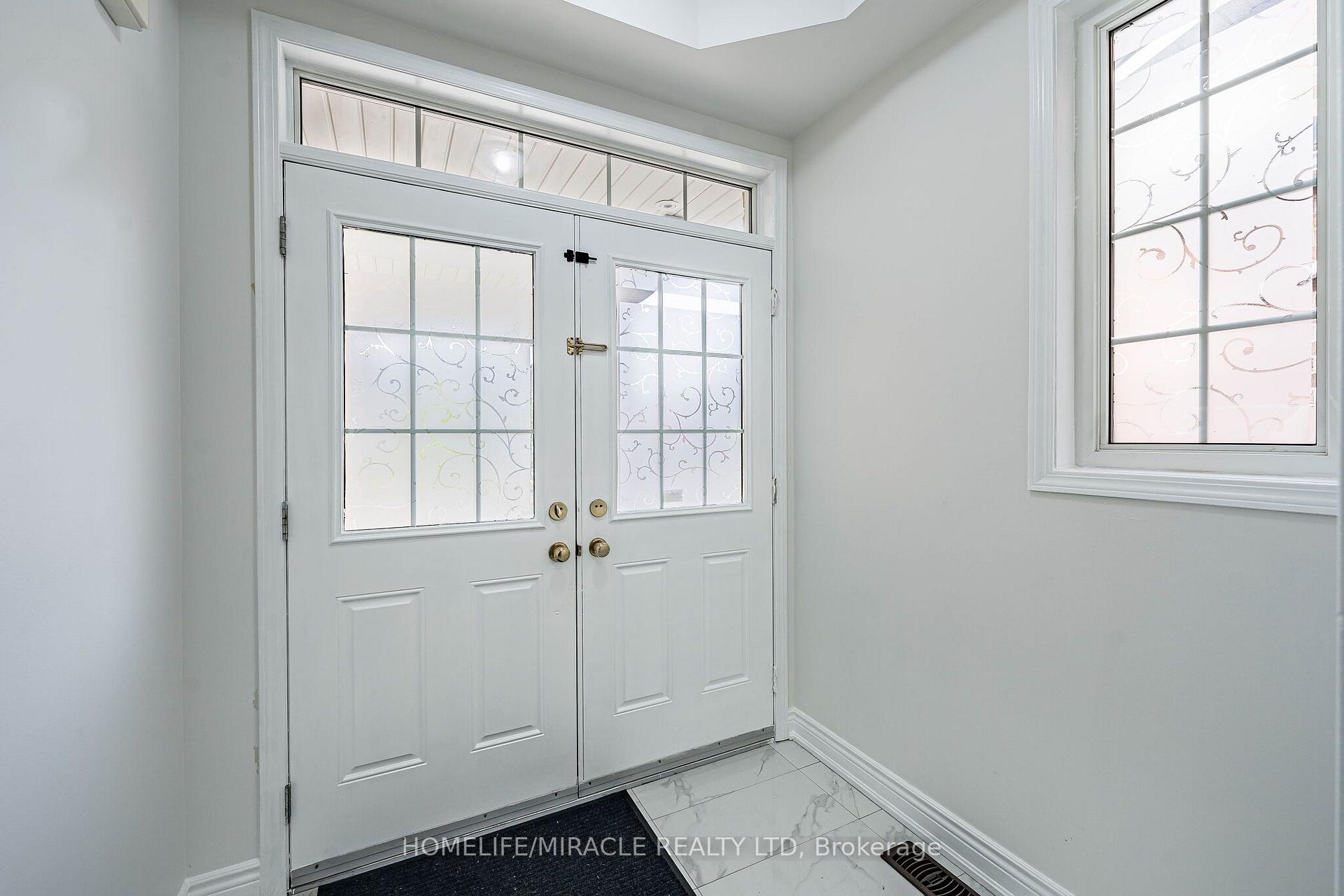 Photo 6 of 354 Panhellenic Drive, Mississauga, Meadowvale Village — HOMEH