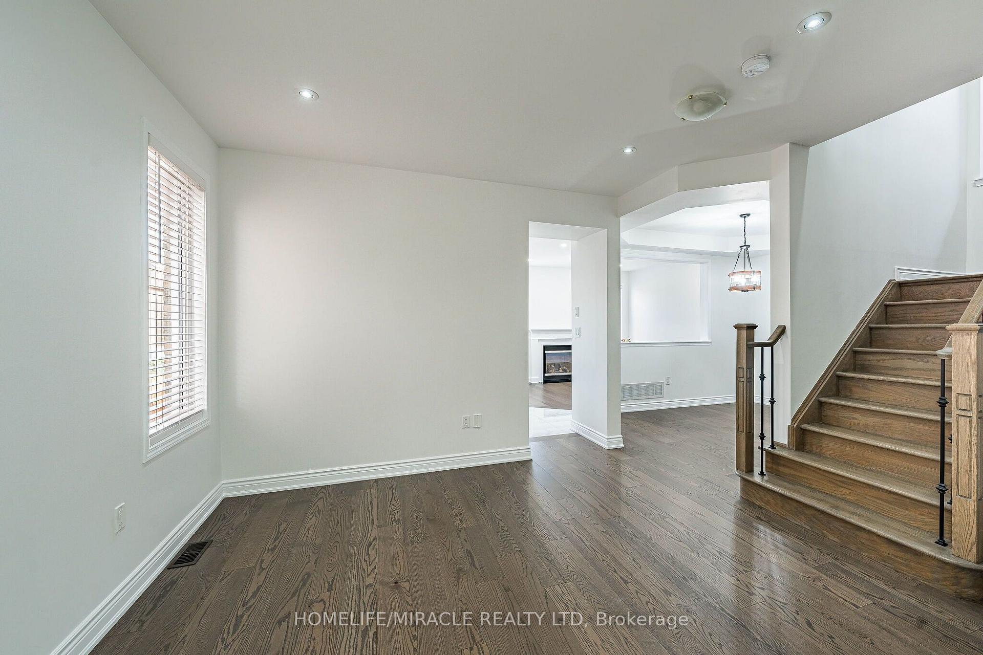 Photo 7 of 354 Panhellenic Drive, Mississauga, Meadowvale Village — HOMEH