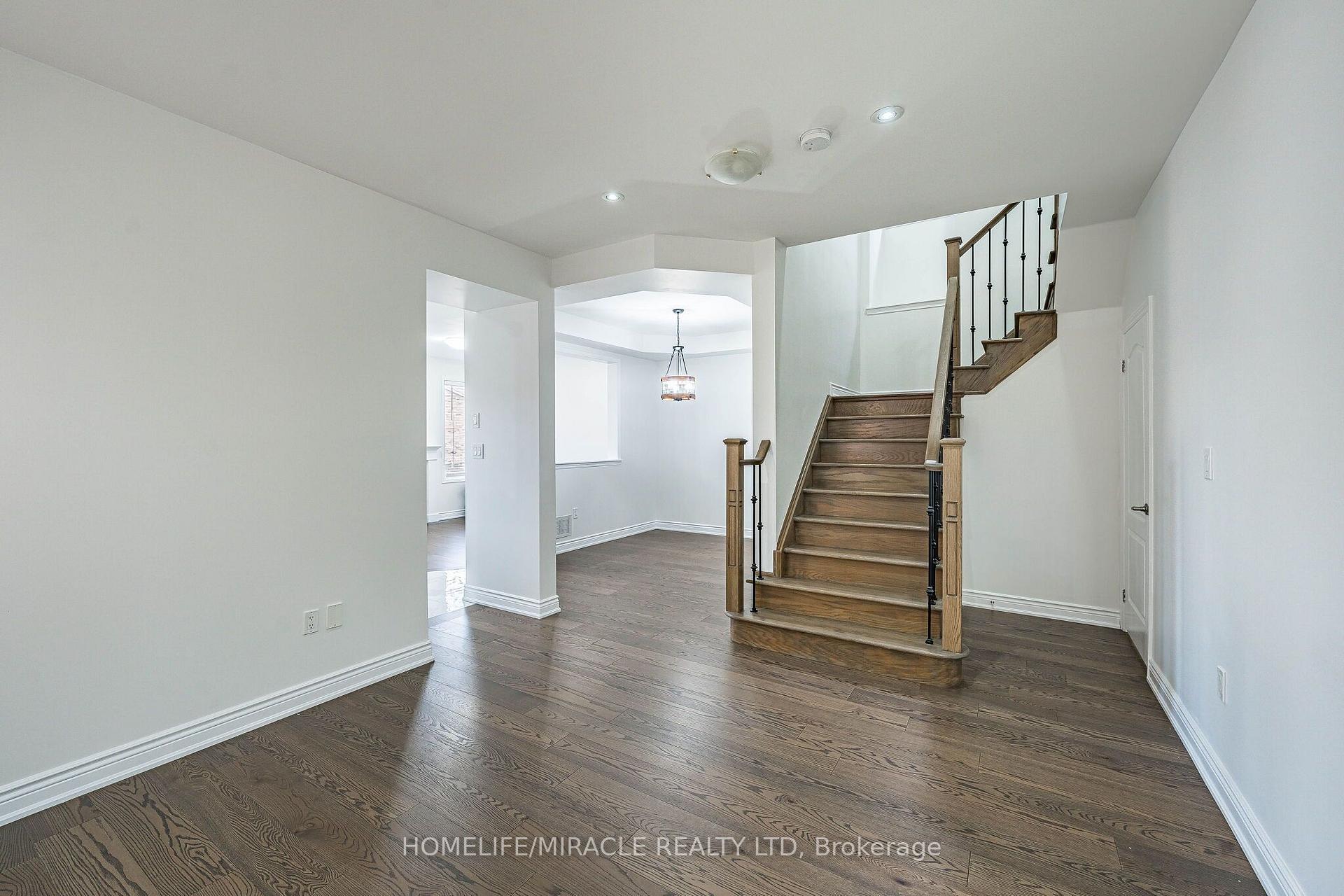Photo 8 of 354 Panhellenic Drive, Mississauga, Meadowvale Village — HOMEH