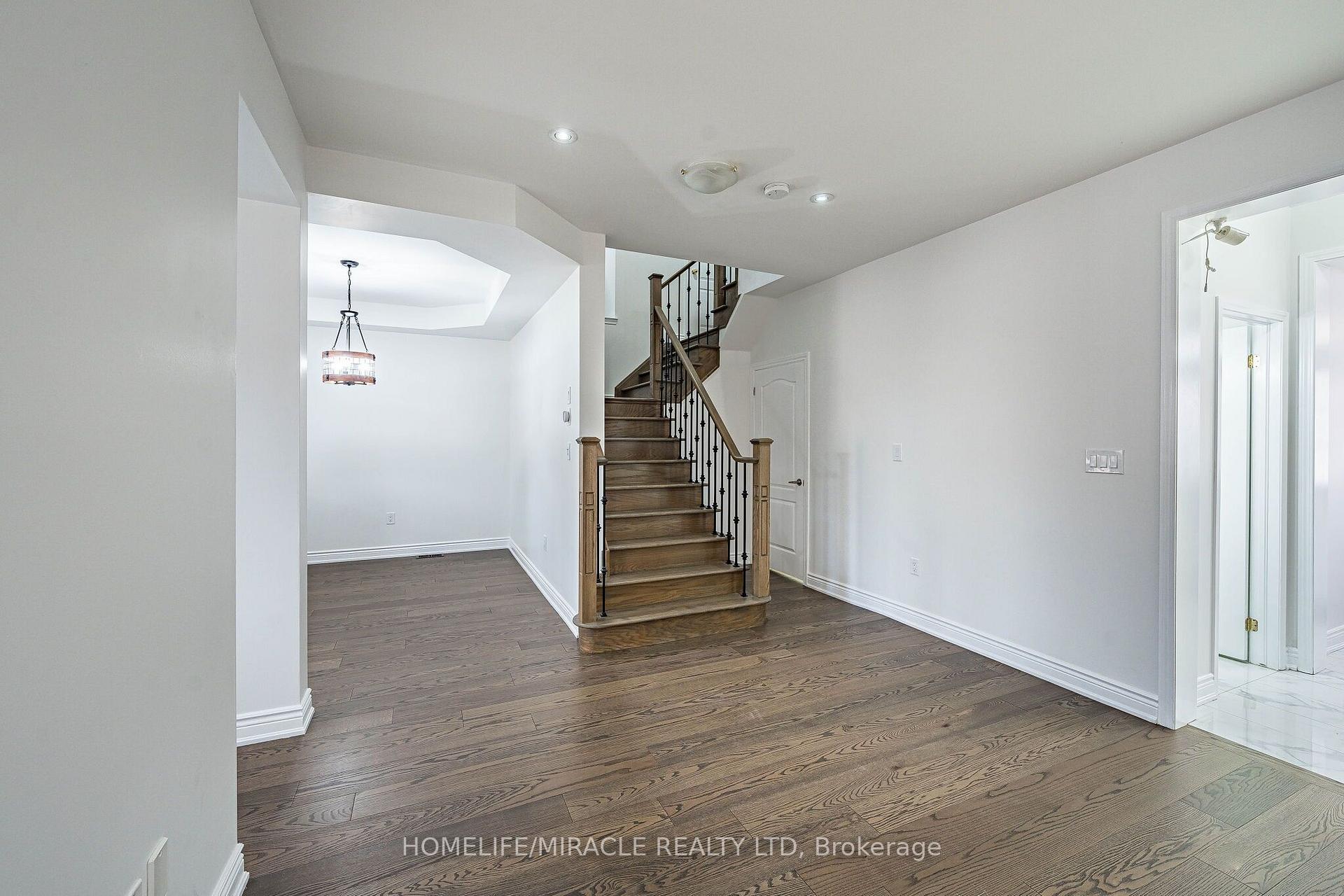 Photo 12 of 354 Panhellenic Drive, Mississauga, Meadowvale Village — HOMEH