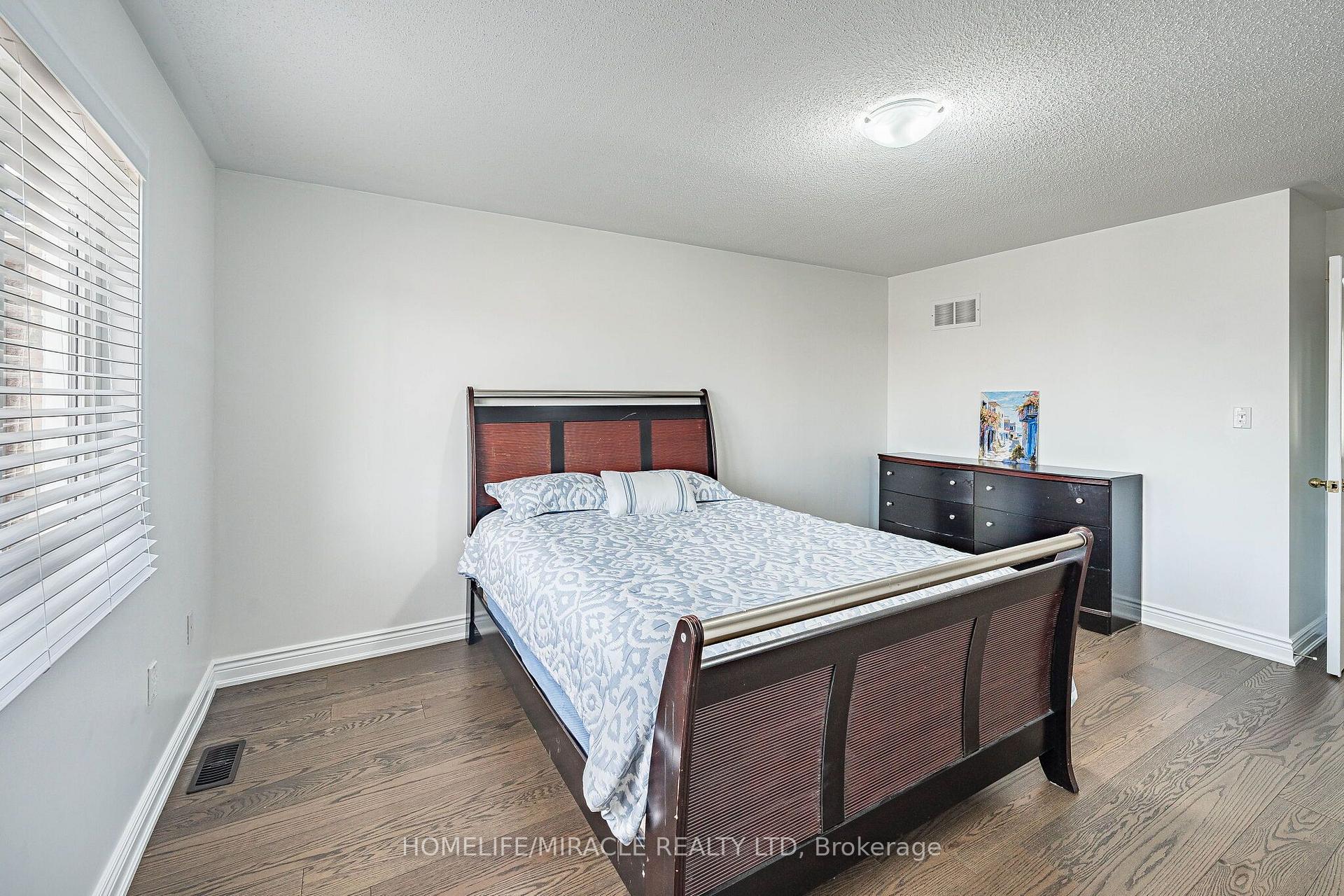 Photo 29 of 354 Panhellenic Drive, Mississauga, Meadowvale Village — HOMEH