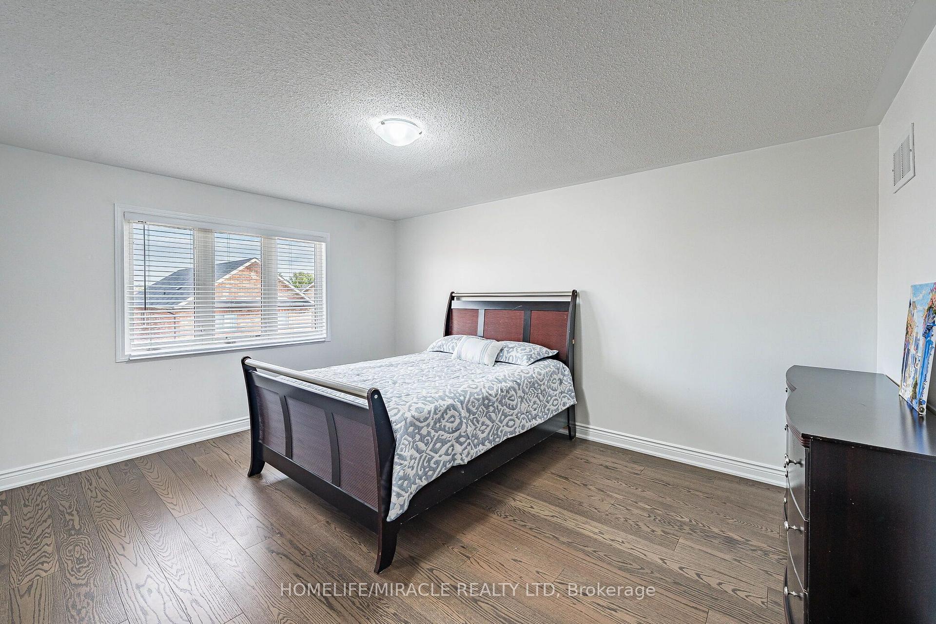 Photo 32 of 354 Panhellenic Drive, Mississauga, Meadowvale Village — HOMEH