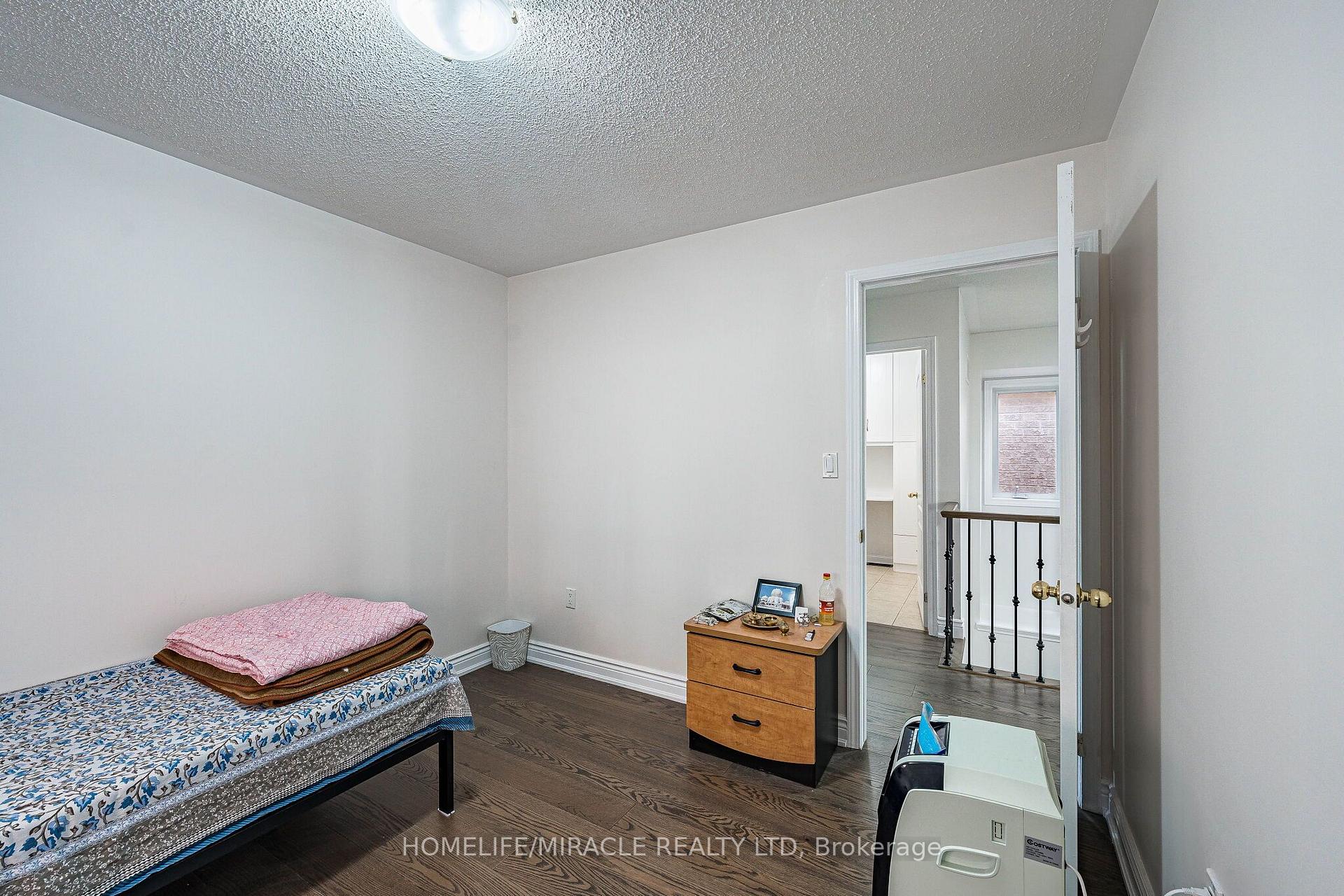Photo 49 of 354 Panhellenic Drive, Mississauga, Meadowvale Village — HOMEH