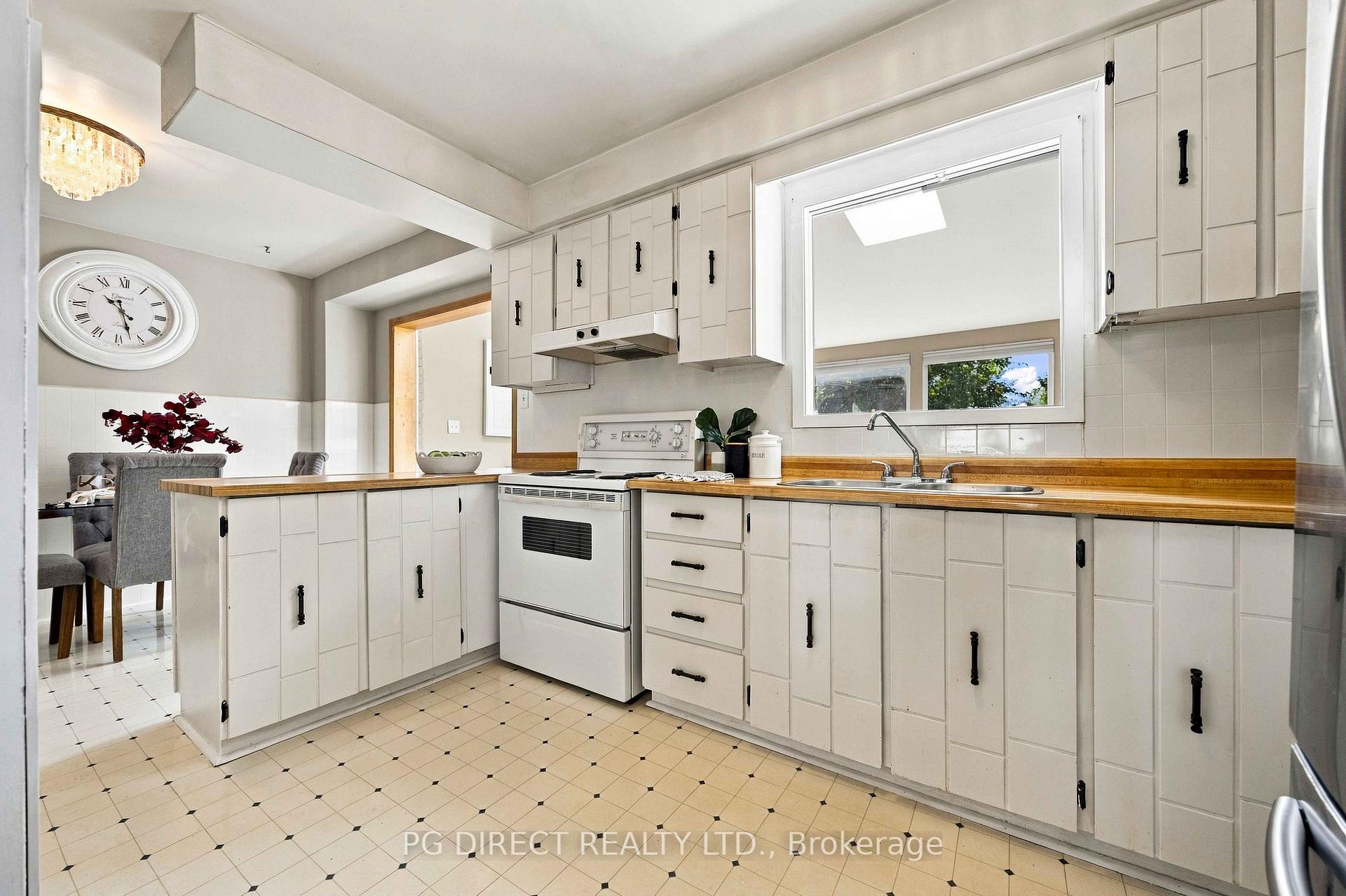 Photo 7 of 64 Renfield Crescent, Whitby, Lynde Creek — HOMEH