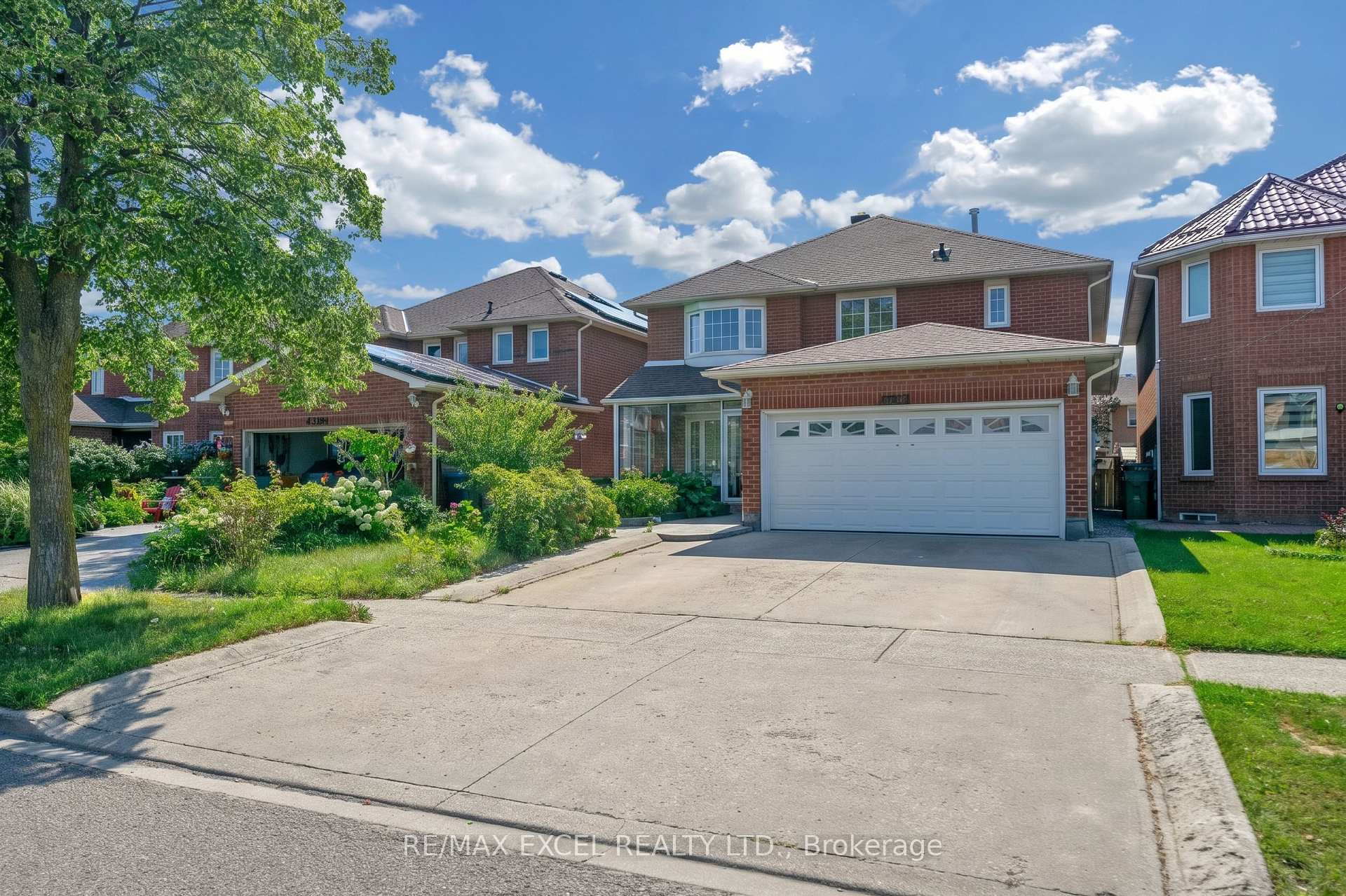 Front of 4388 Guildwood Way