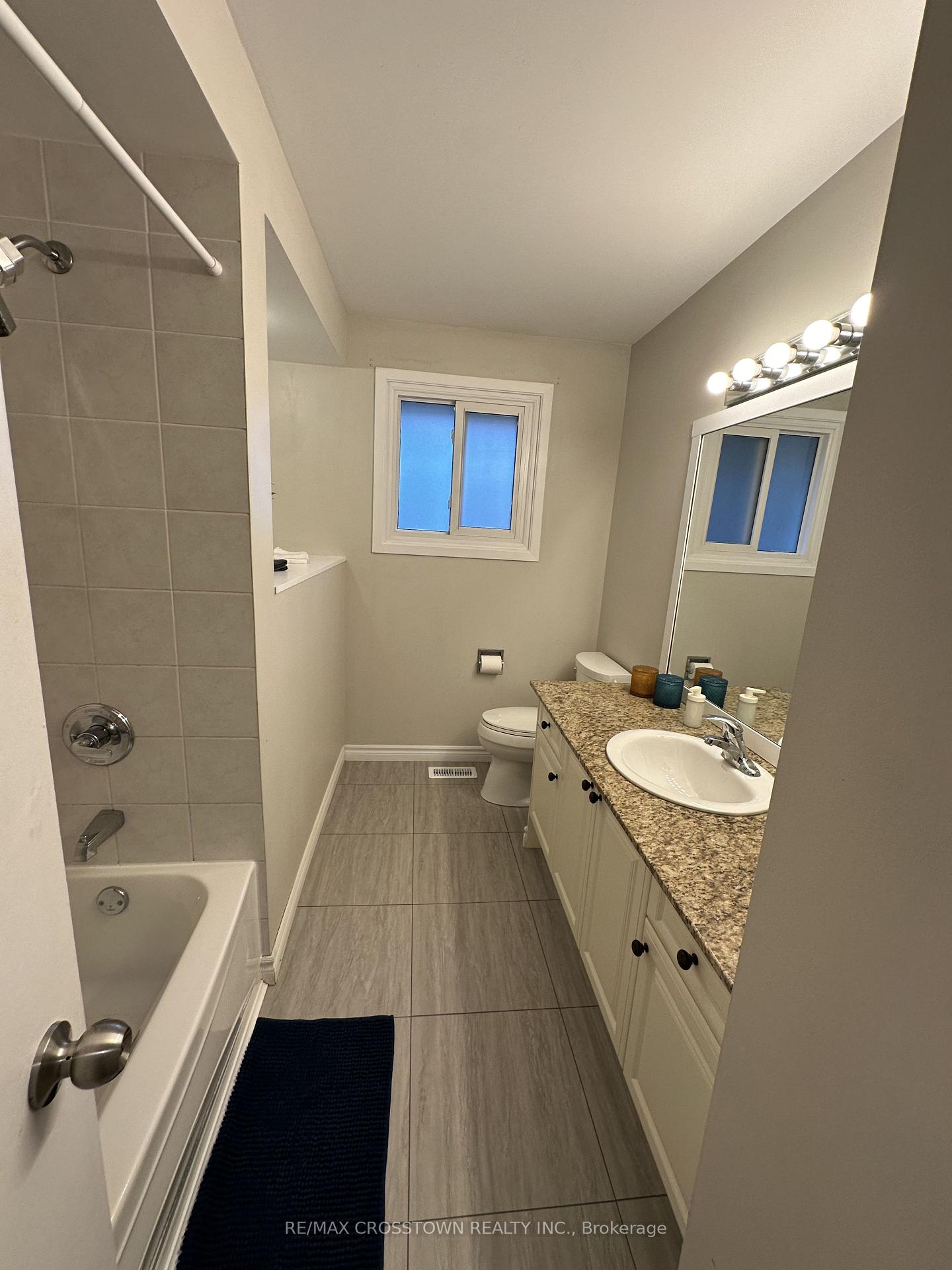 Photo 13 of 64 Marshall Street, Barrie, Allandale Heights — HOMEH
