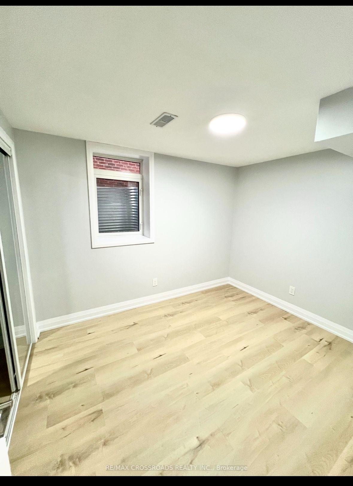 Photo 4 of 2388 Dress Circle Crescent, Oshawa, Windfields — HOMEH