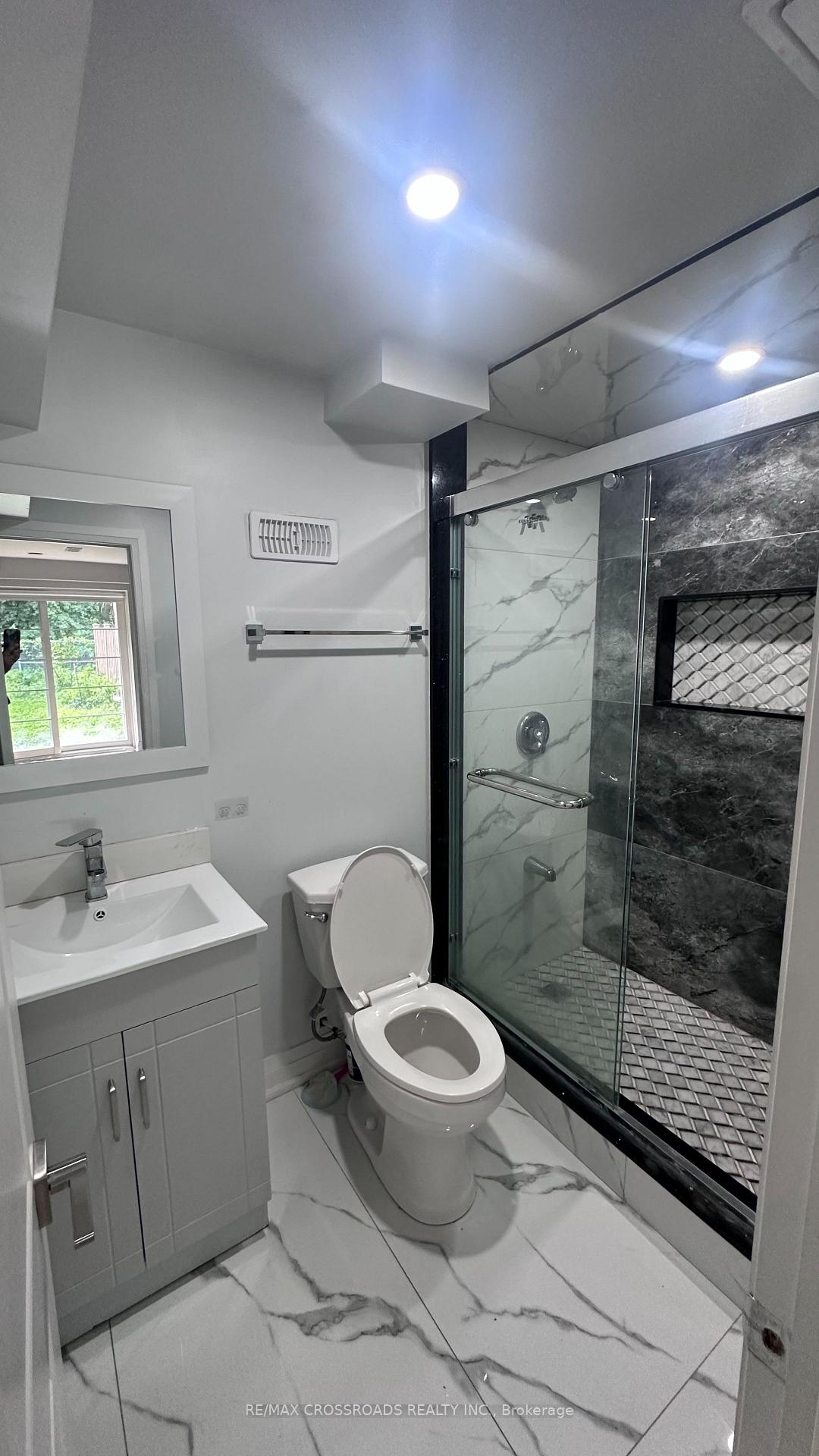 Photo 7 of 2388 Dress Circle Crescent, Oshawa, Windfields — HOMEH
