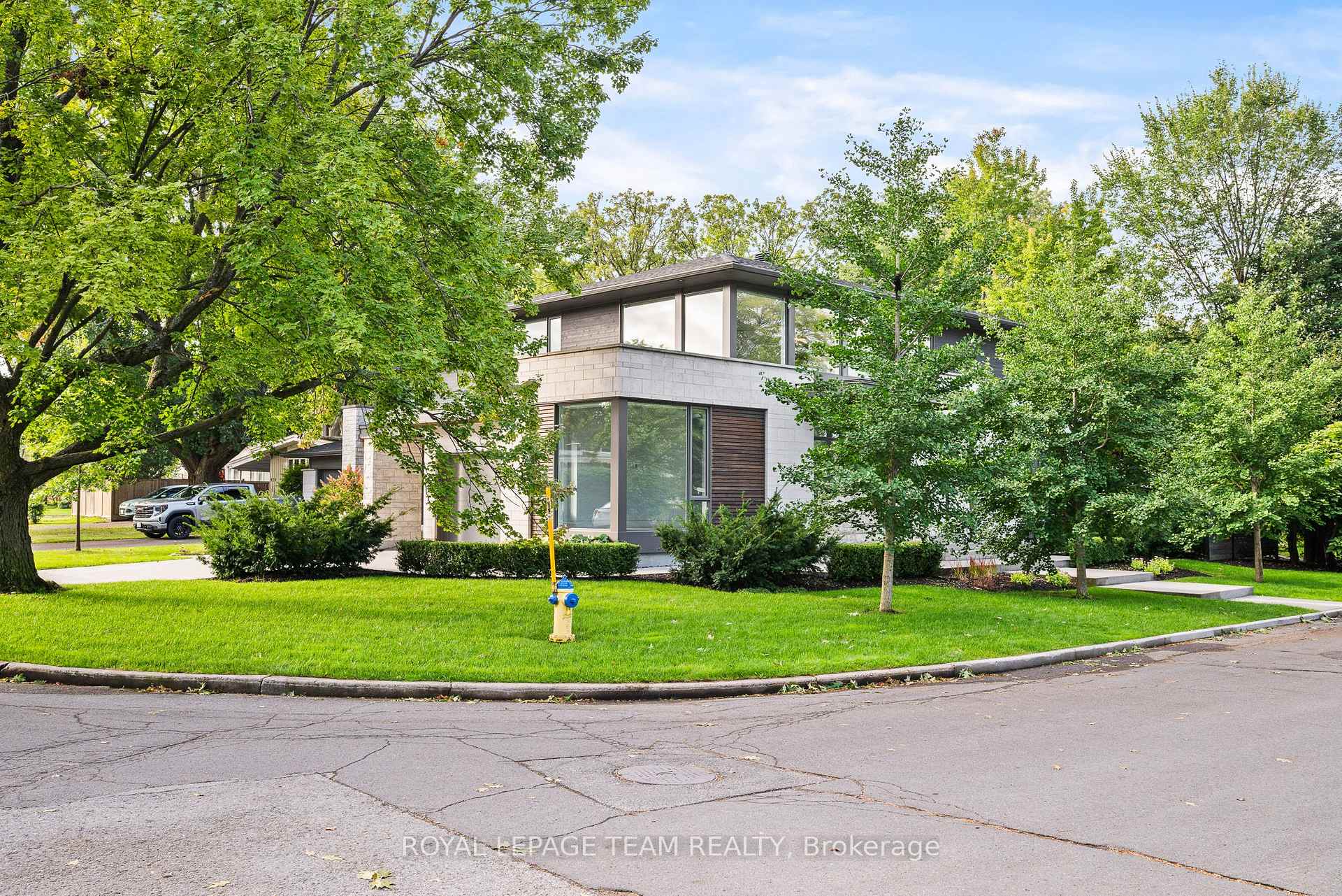Photo 4 of 2118 Westbourne Avenue, Ottawa, McKellar Heights/Glabar Park — HOMEH