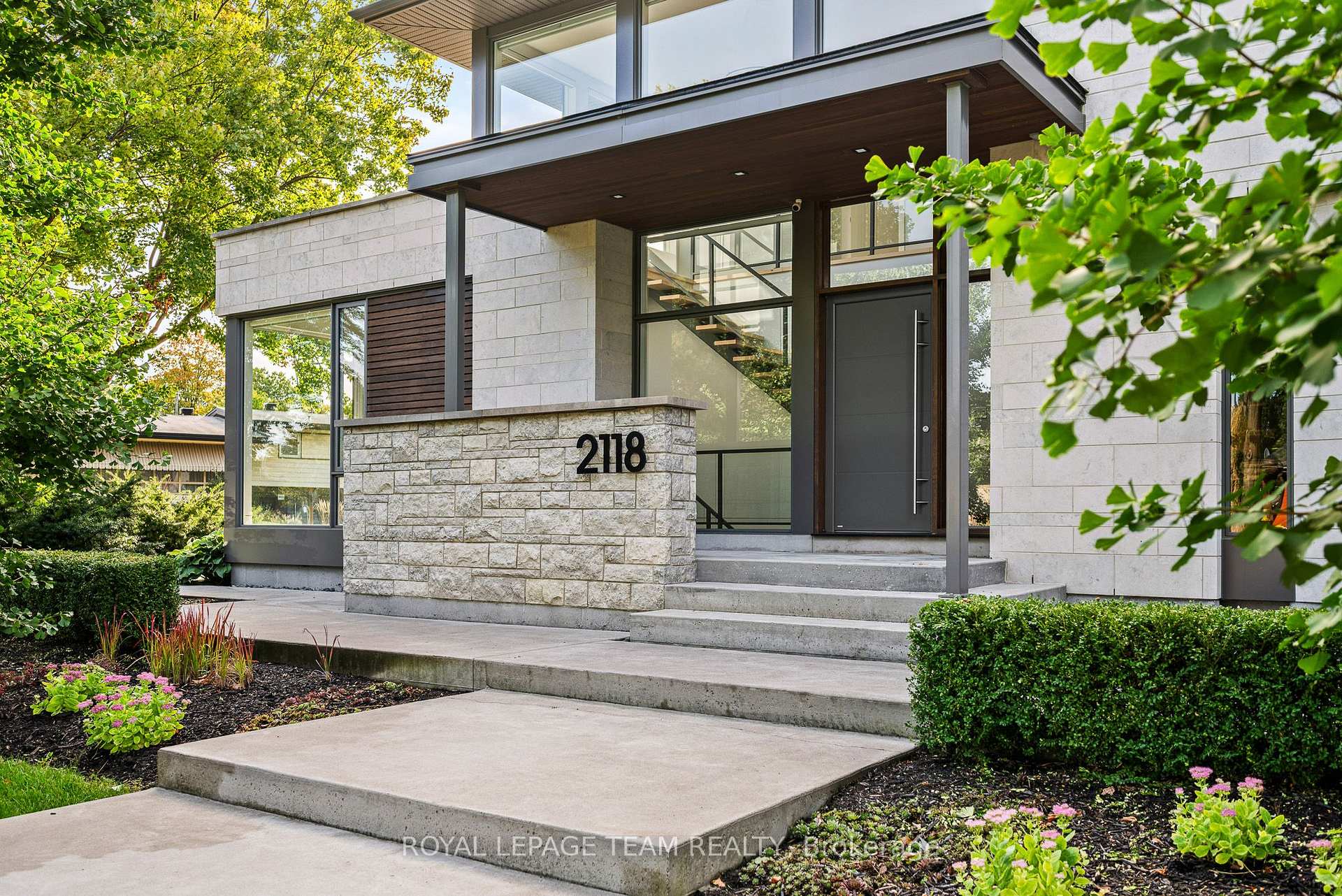 Photo 5 of 2118 Westbourne Avenue, Ottawa, McKellar Heights/Glabar Park — HOMEH