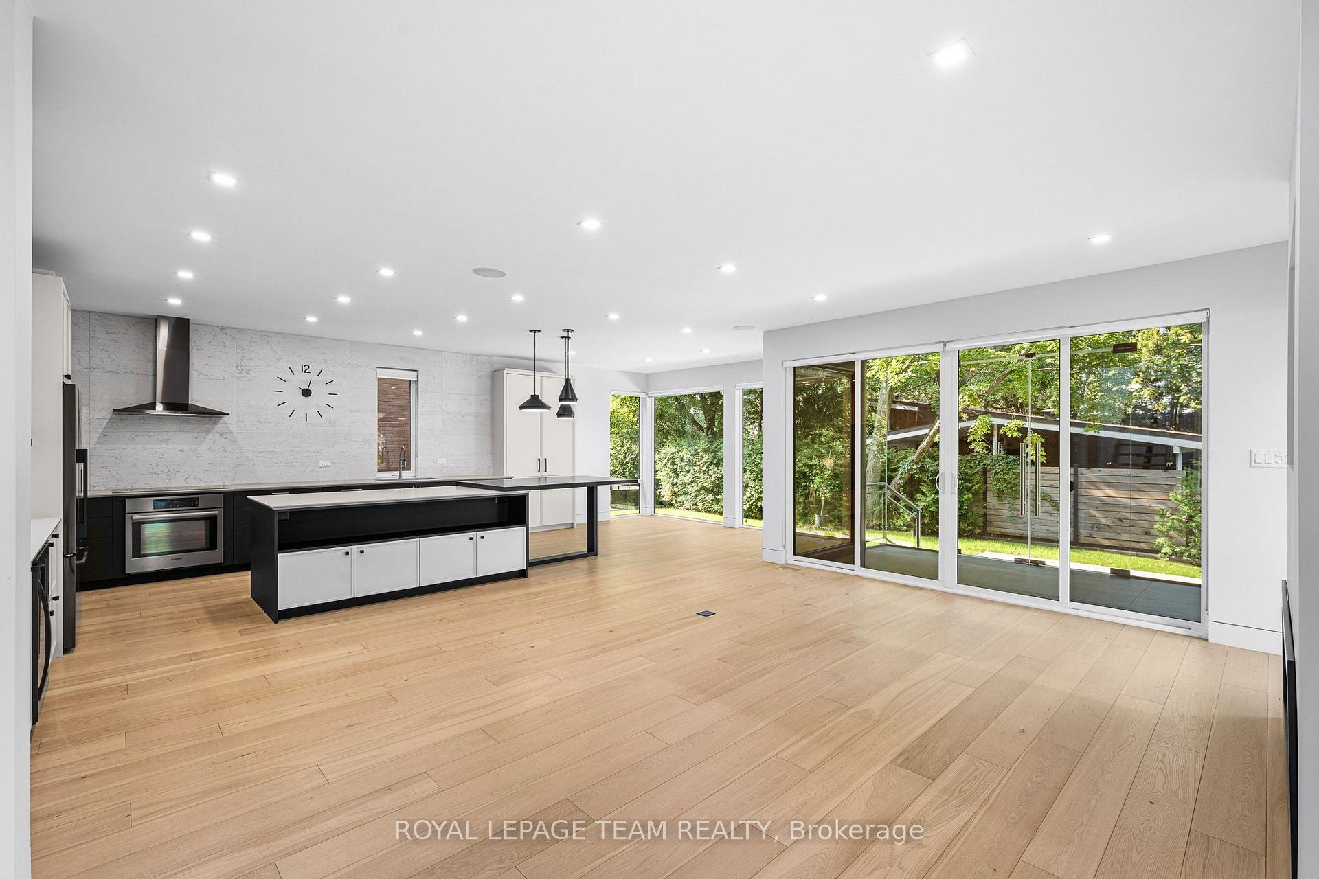 Photo 10 of 2118 Westbourne Avenue, Ottawa, McKellar Heights/Glabar Park — HOMEH