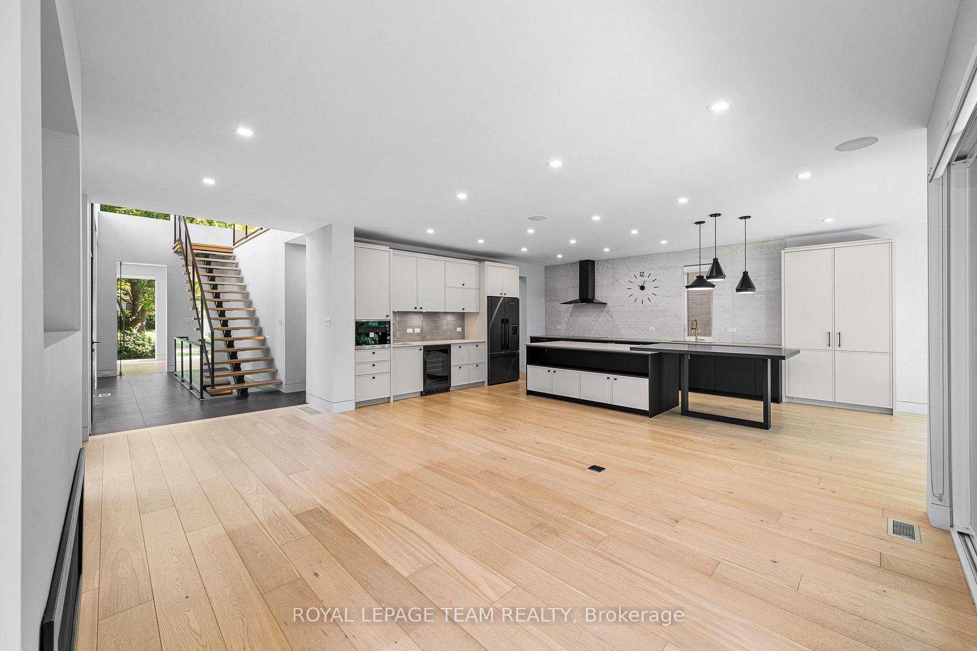 Photo 14 of 2118 Westbourne Avenue, Ottawa, McKellar Heights/Glabar Park — HOMEH