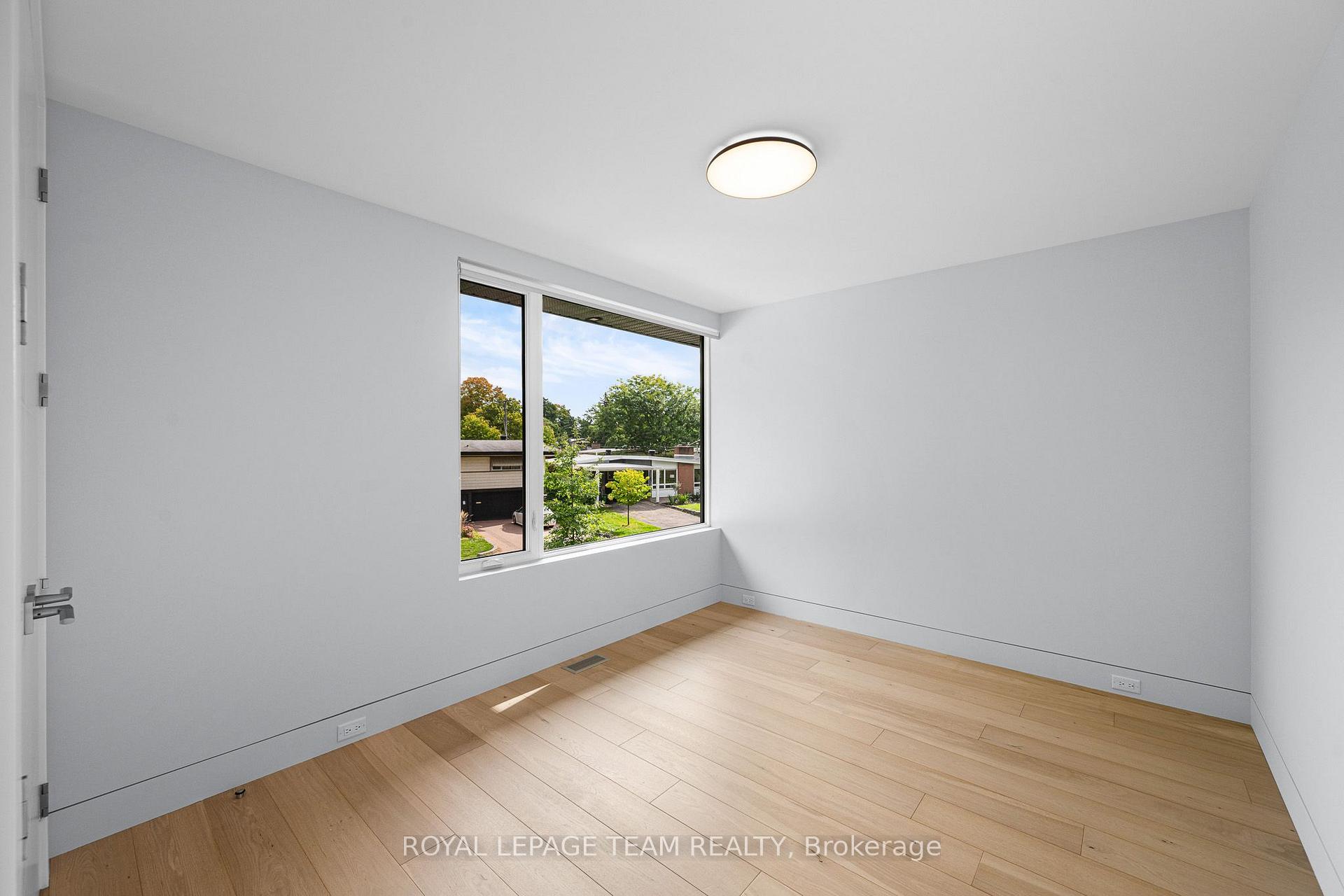 Photo 37 of 2118 Westbourne Avenue, Ottawa, McKellar Heights/Glabar Park — HOMEH
