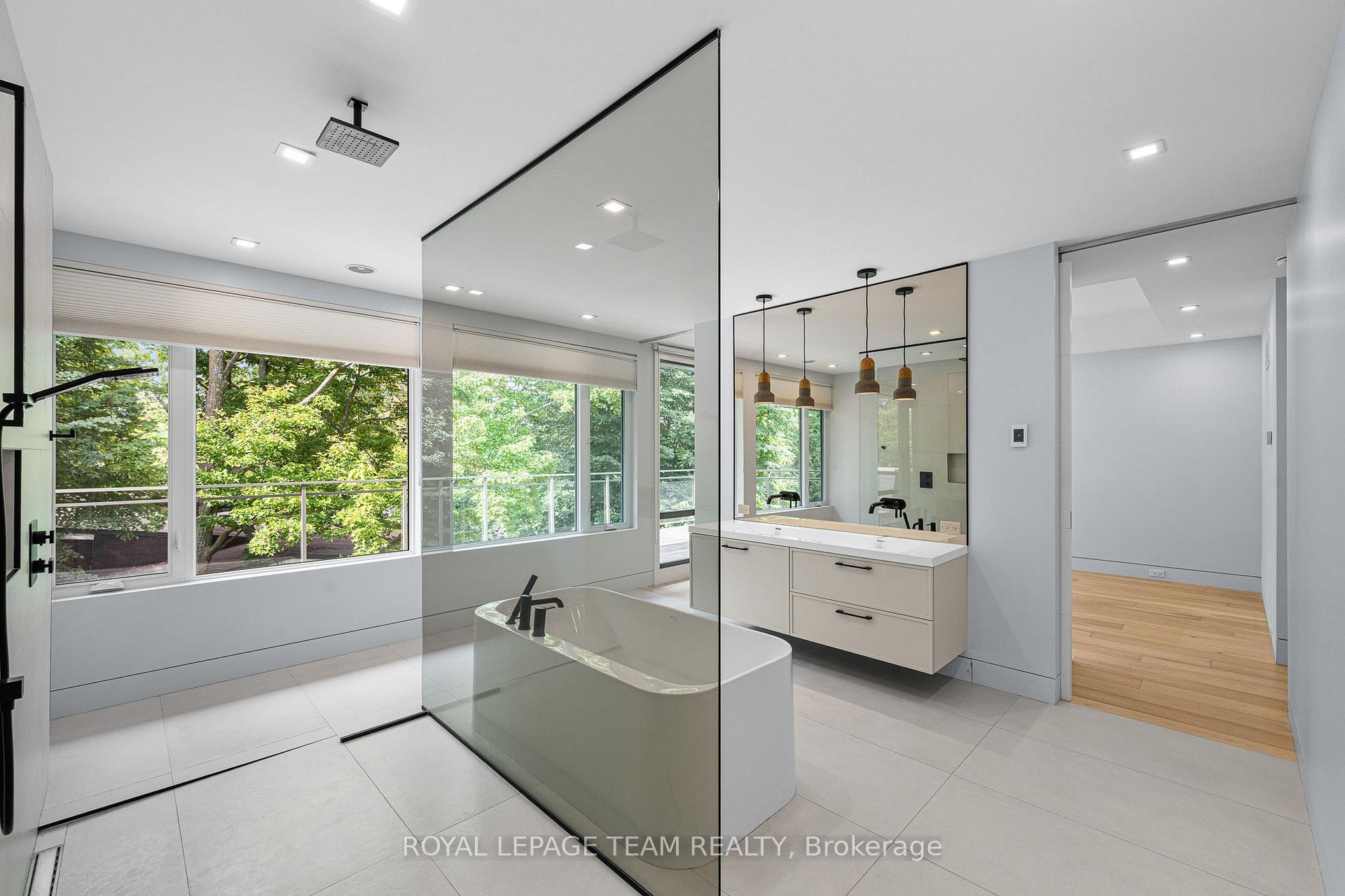 Photo 45 of 2118 Westbourne Avenue, Ottawa, McKellar Heights/Glabar Park — HOMEH