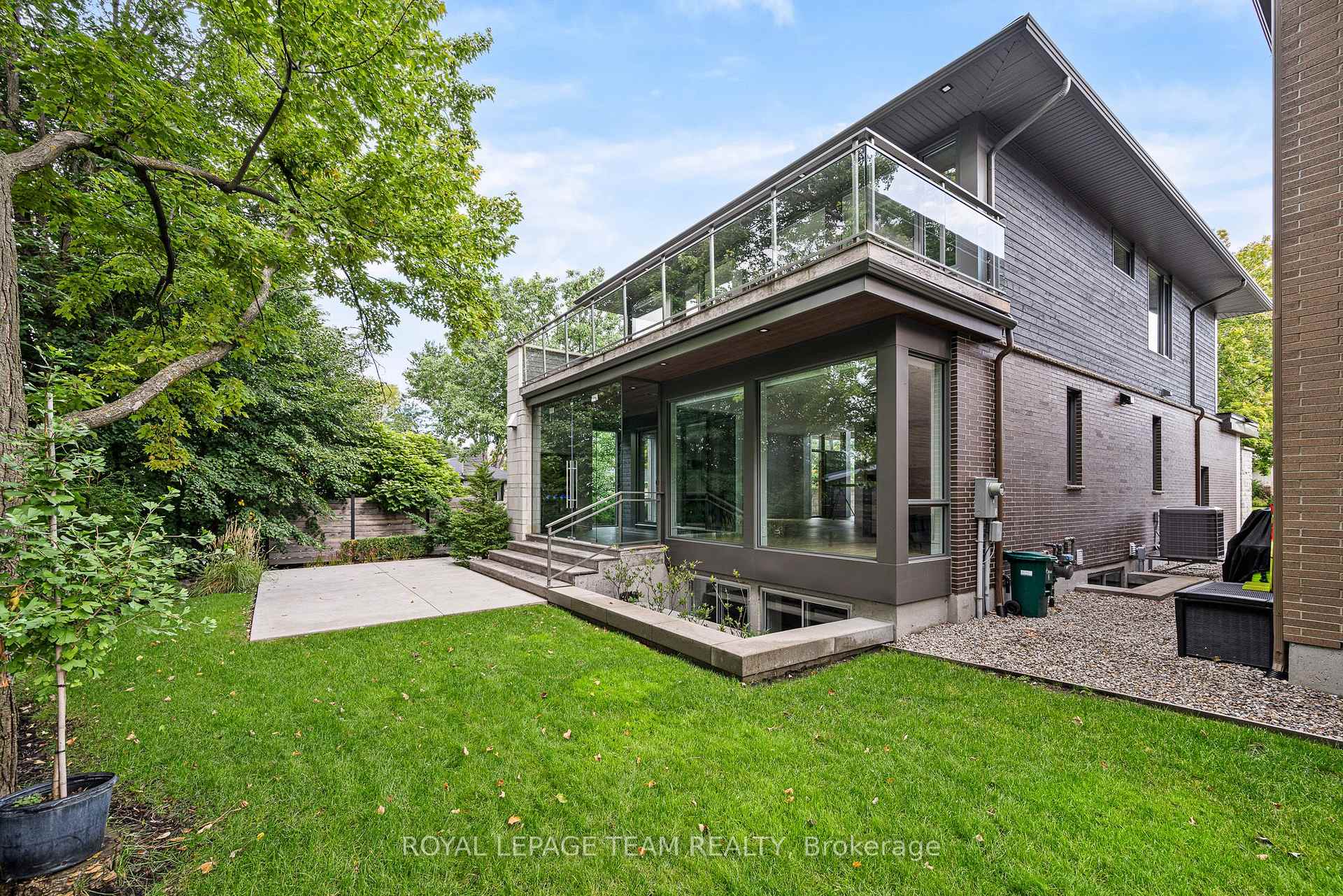 Photo 57 of 2118 Westbourne Avenue, Ottawa, McKellar Heights/Glabar Park — HOMEH