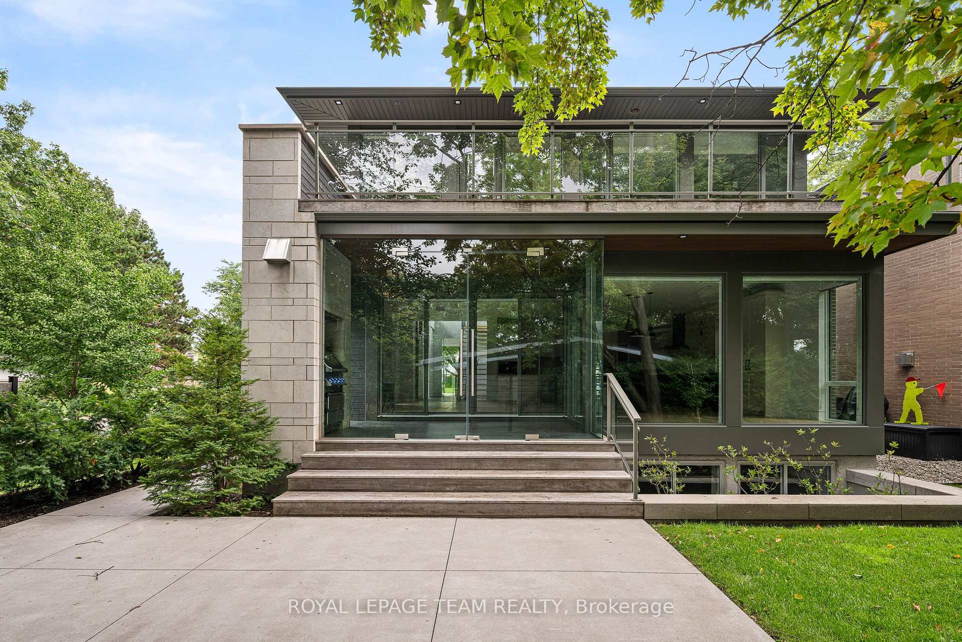 Photo 59 of 2118 Westbourne Avenue, Ottawa, McKellar Heights/Glabar Park — HOMEH