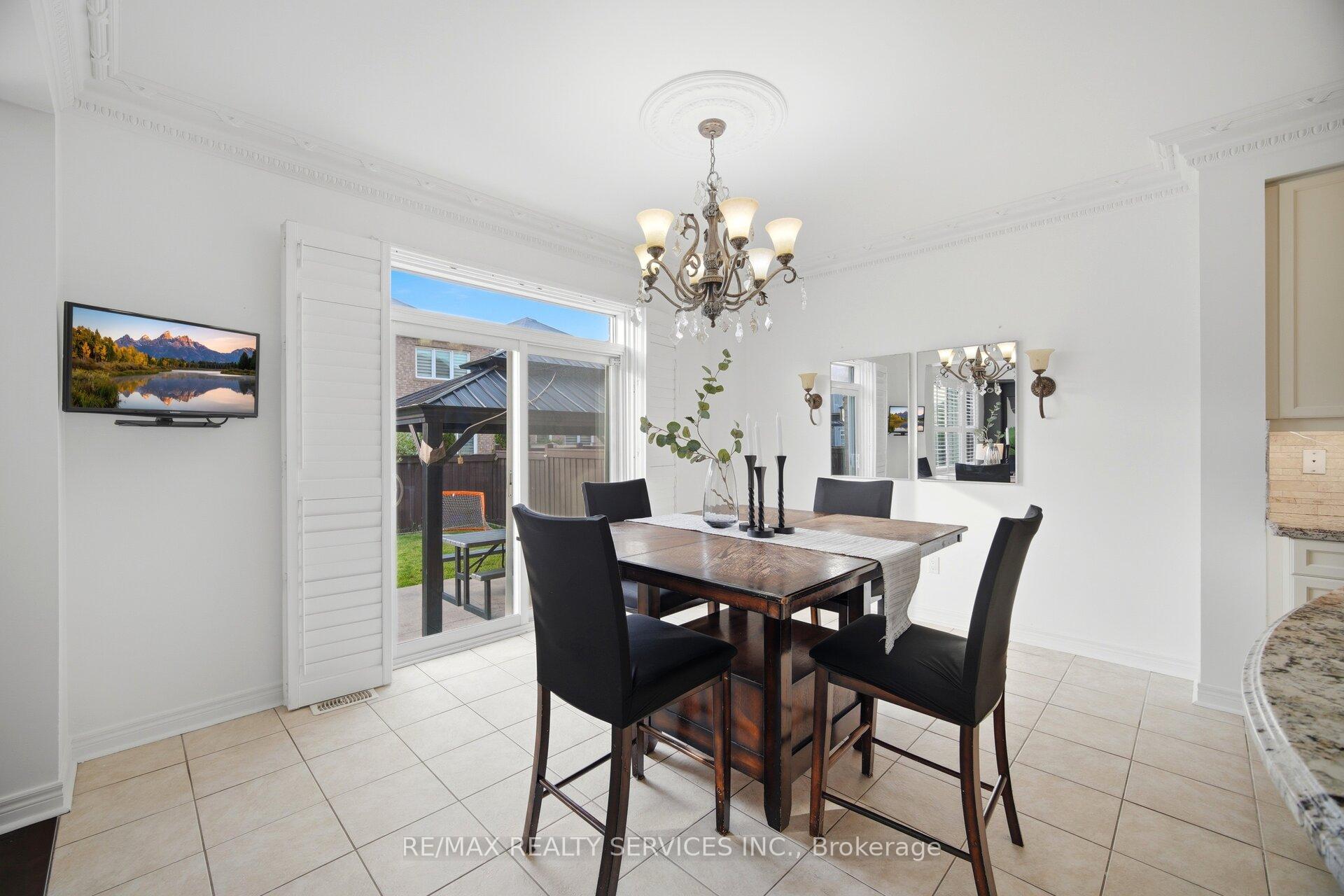 Photo 13 of 6 Snapdragon Square, Brampton, Bram East — HOMEH