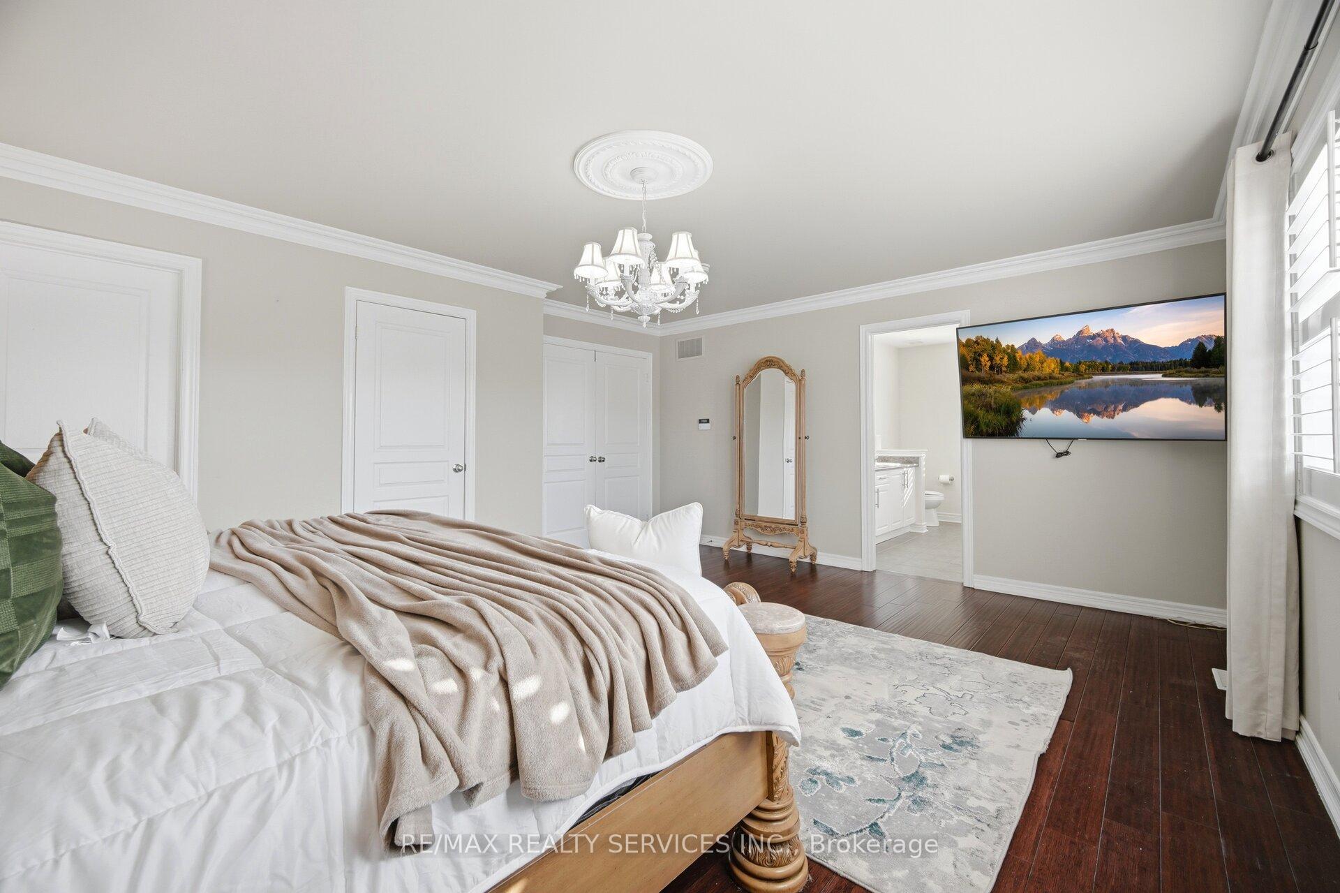 Photo 18 of 6 Snapdragon Square, Brampton, Bram East — HOMEH