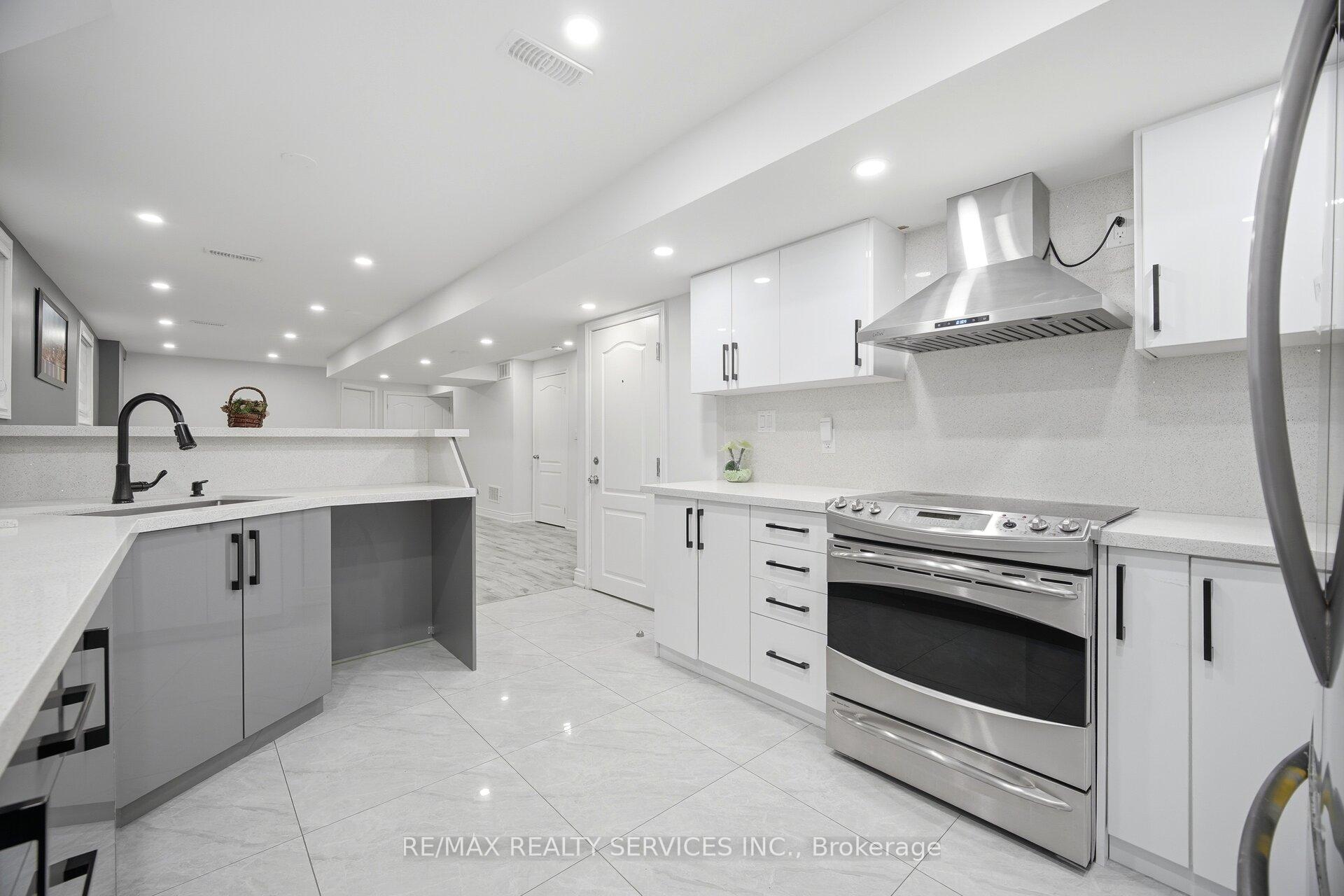 Photo 32 of 6 Snapdragon Square, Brampton, Bram East — HOMEH