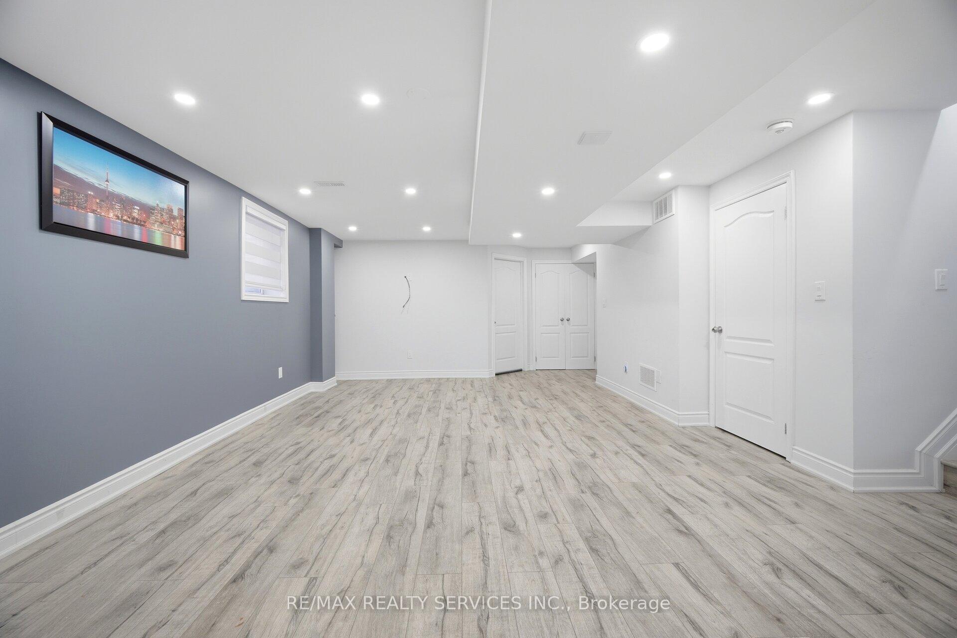 Photo 35 of 6 Snapdragon Square, Brampton, Bram East — HOMEH