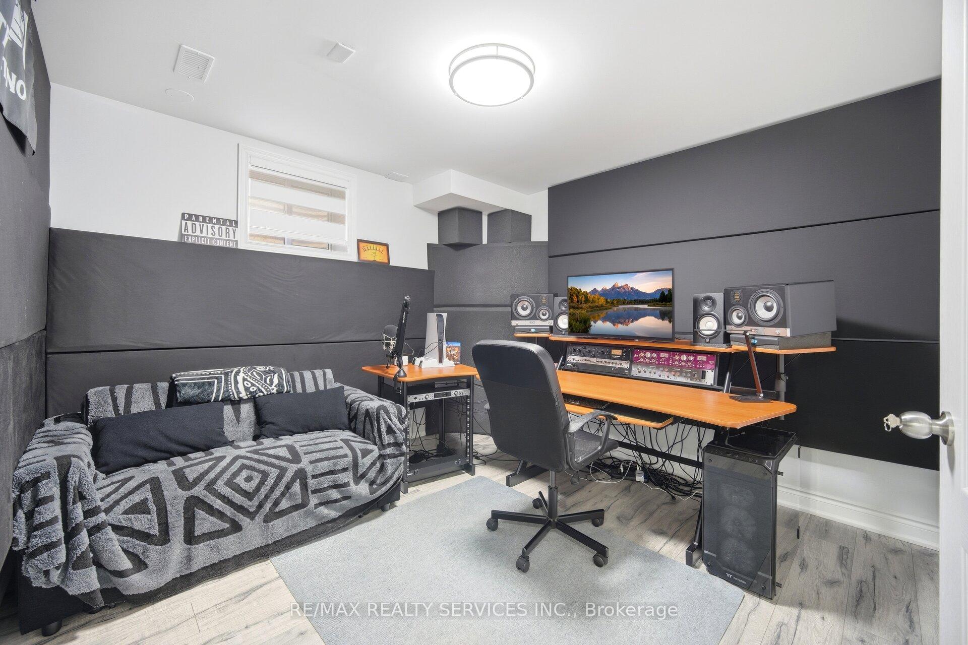 Photo 39 of 6 Snapdragon Square, Brampton, Bram East — HOMEH