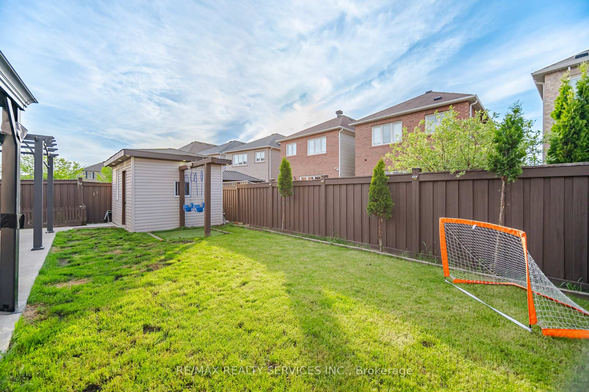 Photo 45 of 6 Snapdragon Square, Brampton, Bram East — HOMEH
