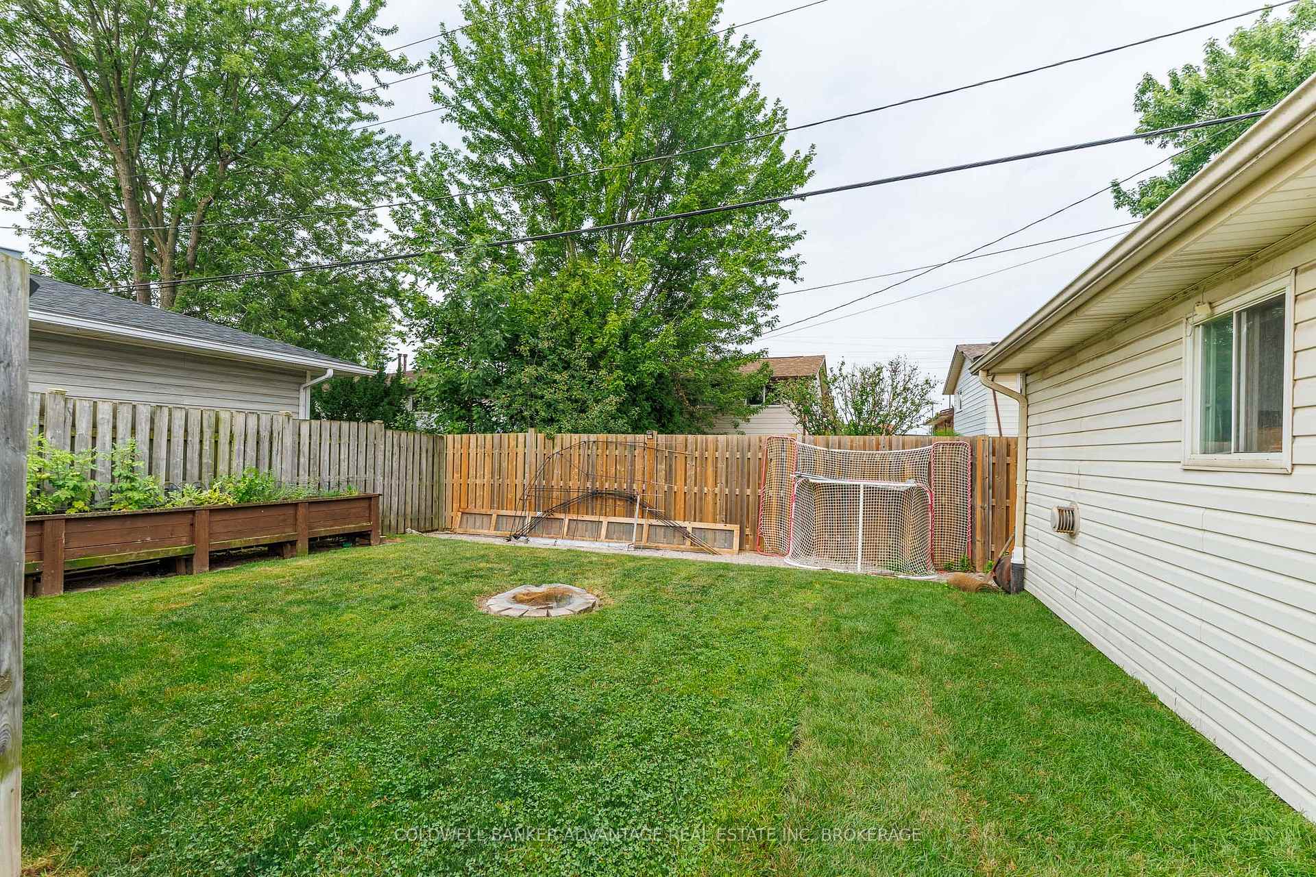 Photo 8 of 74 Pinehurst Drive, Welland, N. Welland — HOMEH