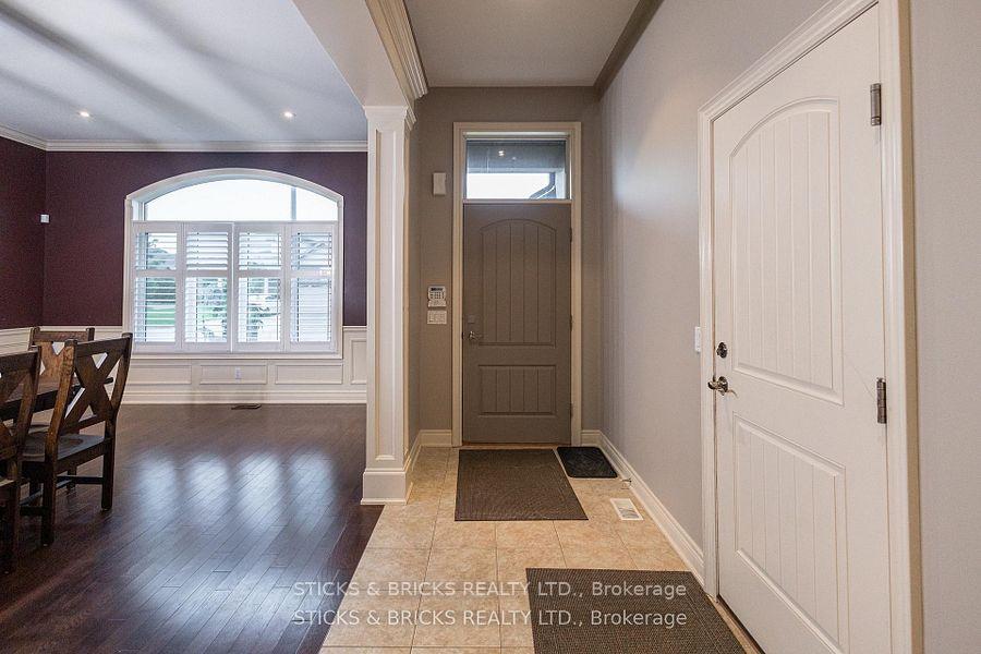 Photo 2 of 6415 Christopher Crescent, Niagara Falls, Forestview — HOMEH
