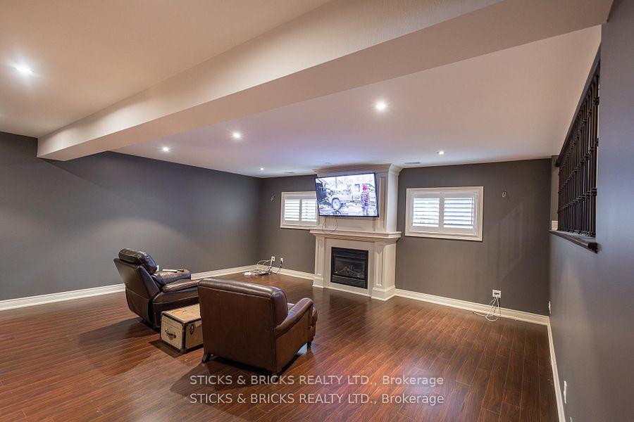 Photo 10 of 6415 Christopher Crescent, Niagara Falls, Forestview — HOMEH