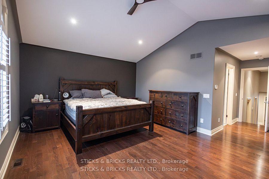 Photo 11 of 6415 Christopher Crescent, Niagara Falls, Forestview — HOMEH