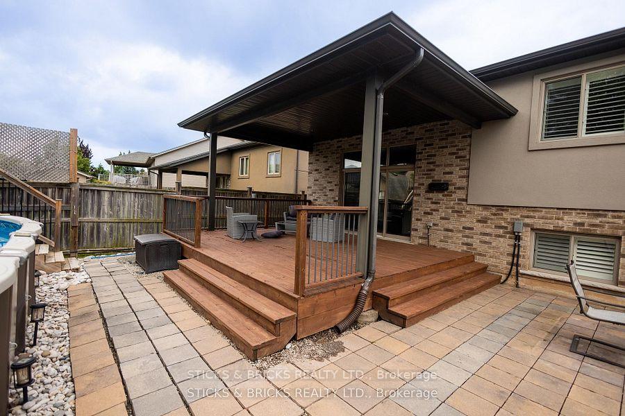 Photo 32 of 6415 Christopher Crescent, Niagara Falls, Forestview — HOMEH