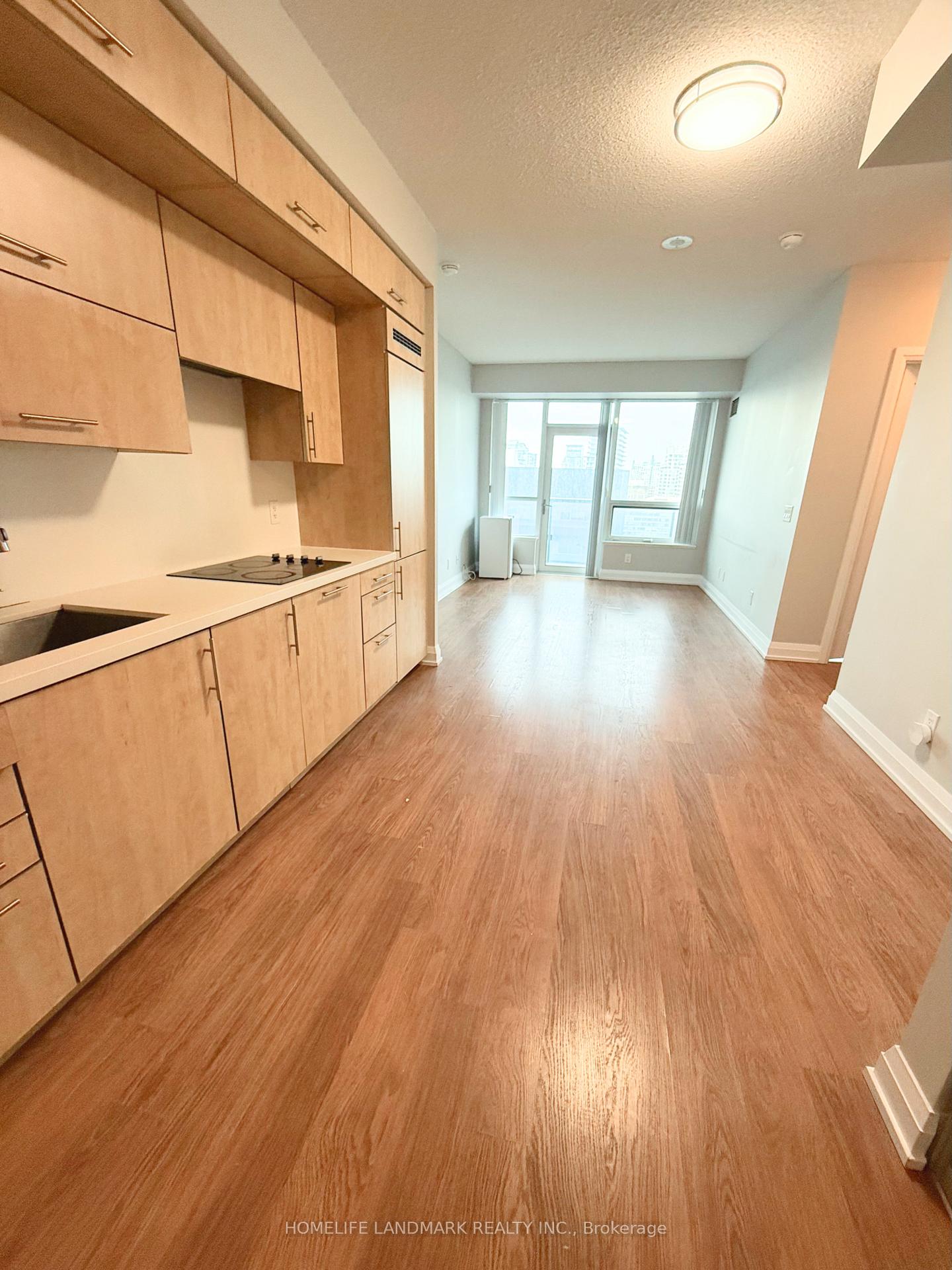 Photo 5 of 5 Sheppard Avenue E, North York, Newtonbrook East — HOMEH
