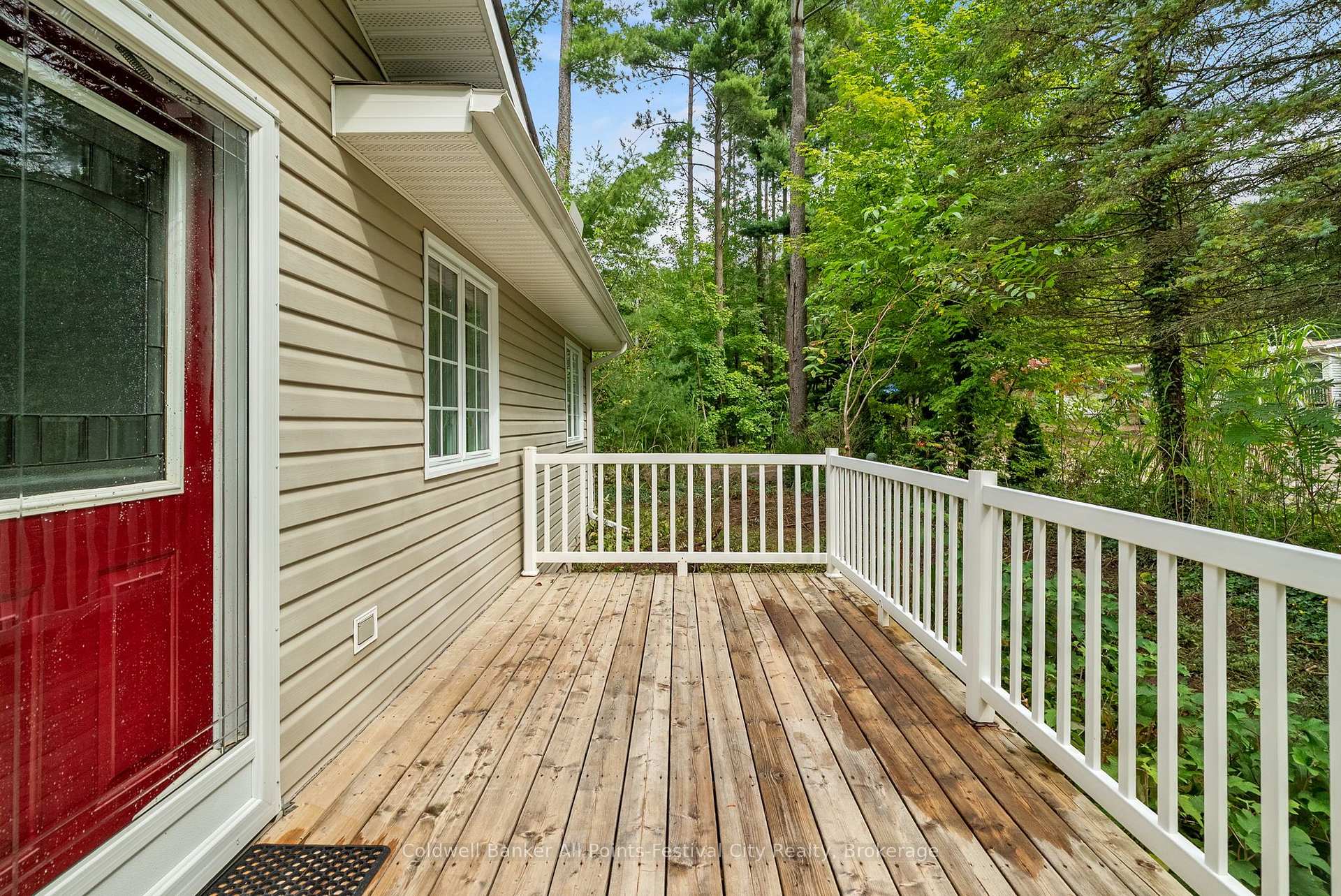 Photo 5 of 905 White Cedar Drive, Central Huron, Goderich — HOMEH