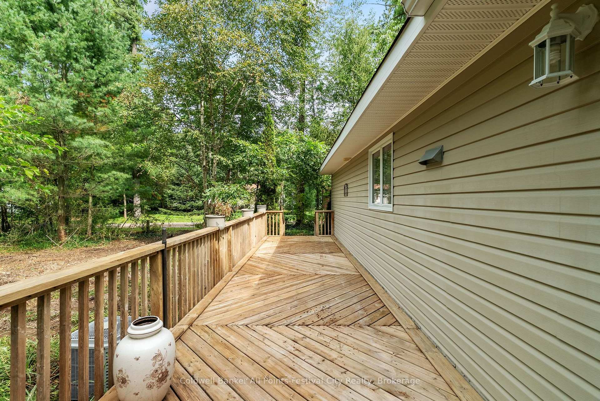 Photo 32 of 905 White Cedar Drive, Central Huron, Goderich — HOMEH