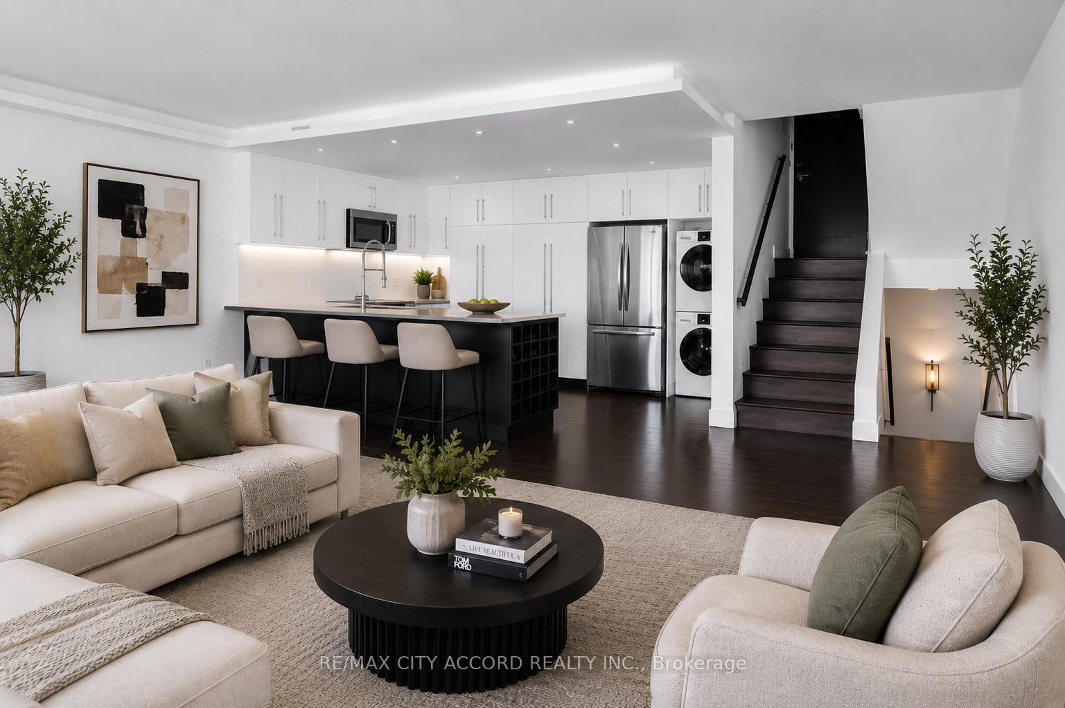 Photo 7 of Unit 2018, 33 Harbour Square, Toronto, Waterfront Communities — HOMEH