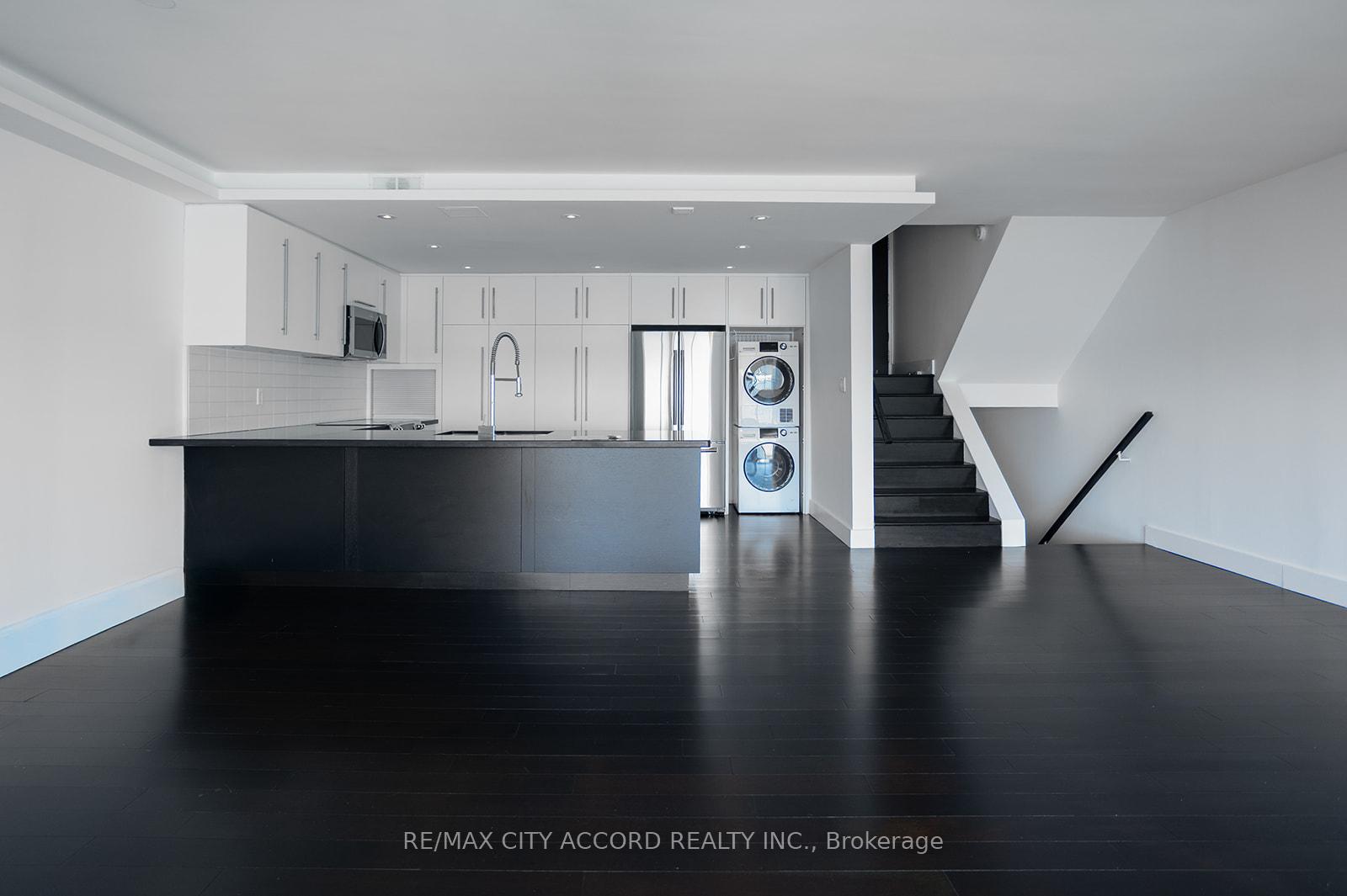 Photo 8 of Unit 2018, 33 Harbour Square, Toronto, Waterfront Communities — HOMEH