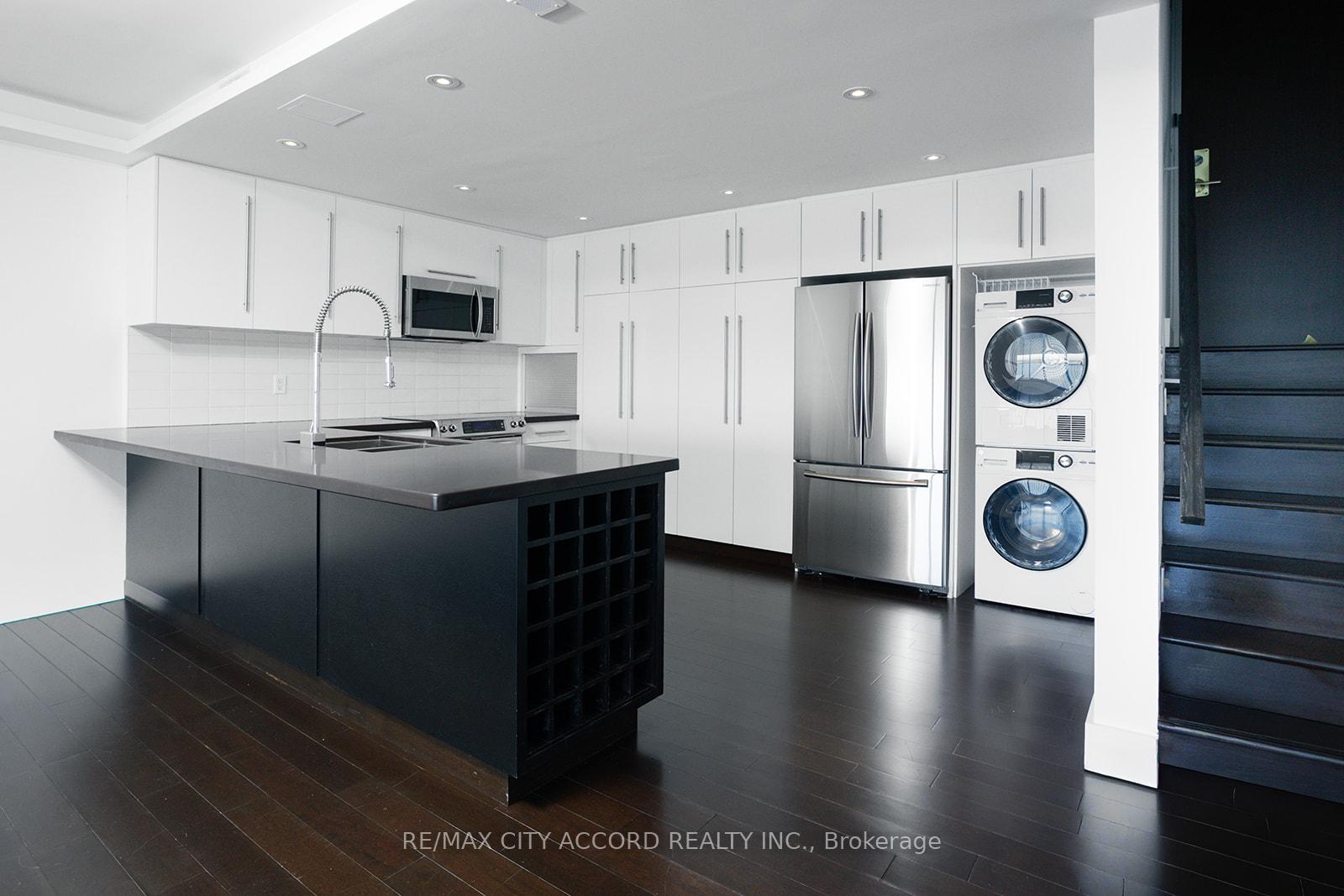 Photo 13 of Unit 2018, 33 Harbour Square, Toronto, Waterfront Communities — HOMEH