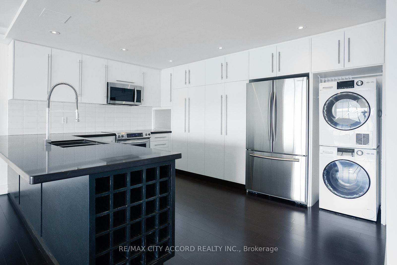 Photo 16 of Unit 2018, 33 Harbour Square, Toronto, Waterfront Communities — HOMEH