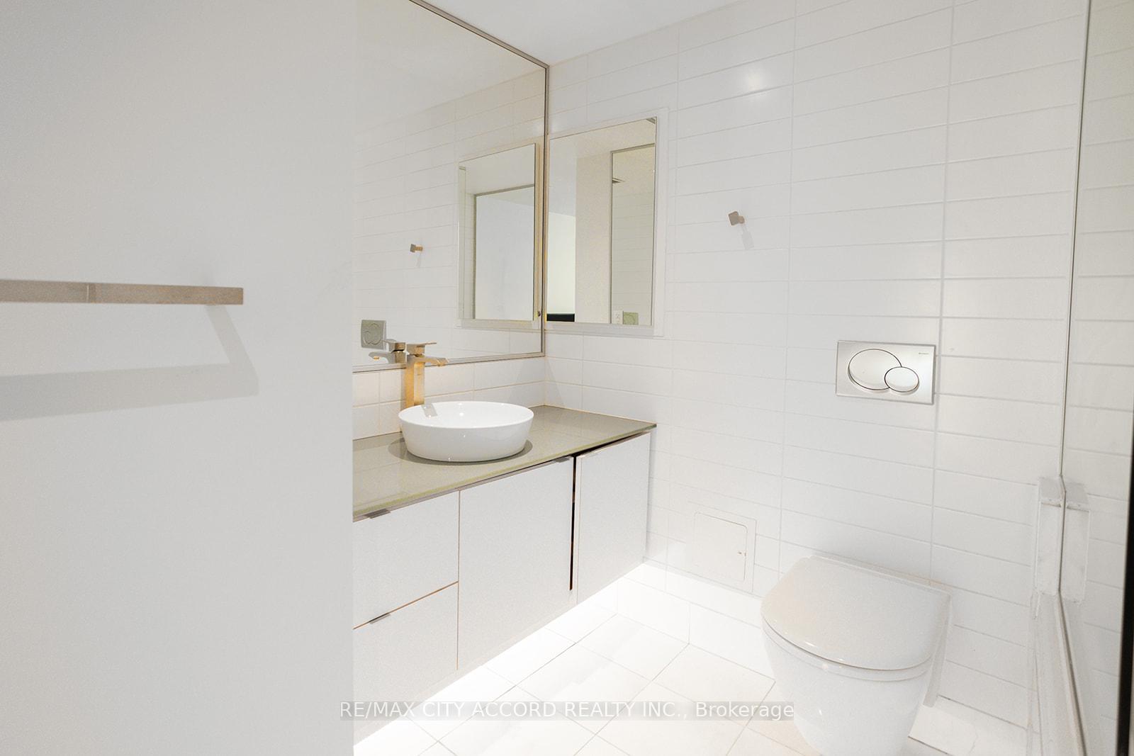 Photo 18 of Unit 2018, 33 Harbour Square, Toronto, Waterfront Communities — HOMEH