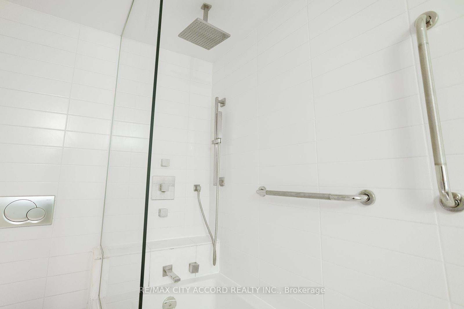 Photo 20 of Unit 2018, 33 Harbour Square, Toronto, Waterfront Communities — HOMEH