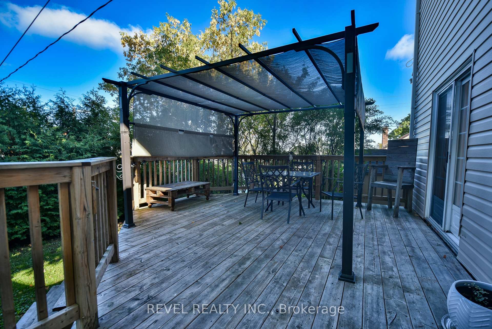 Photo 3 of 231 Cherry Street, Timmins, TNE - Hill District — HOMEH
