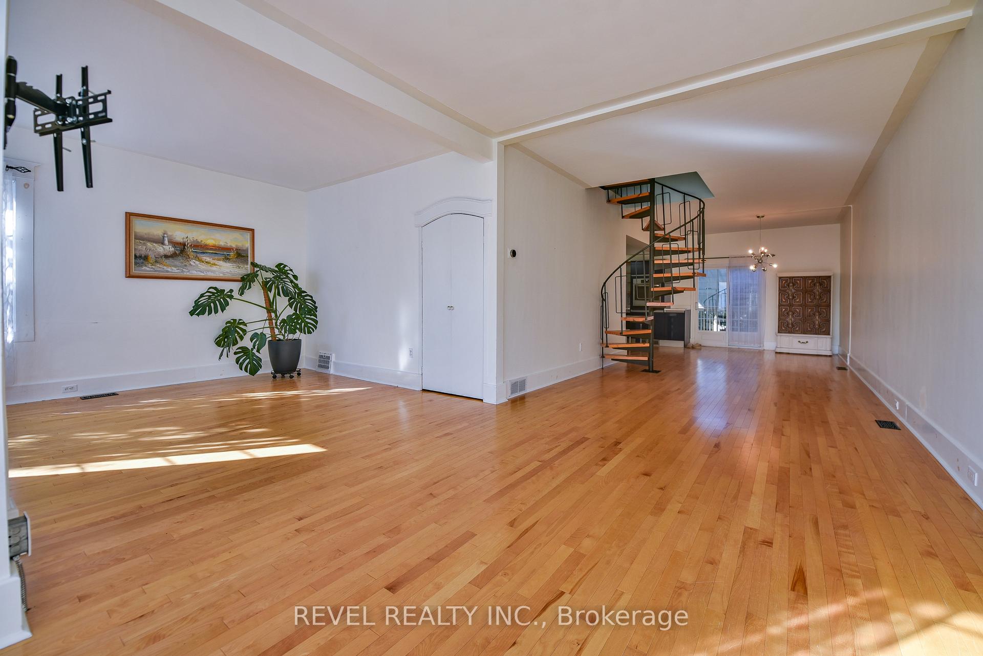 Photo 10 of 231 Cherry Street, Timmins, TNE - Hill District — HOMEH