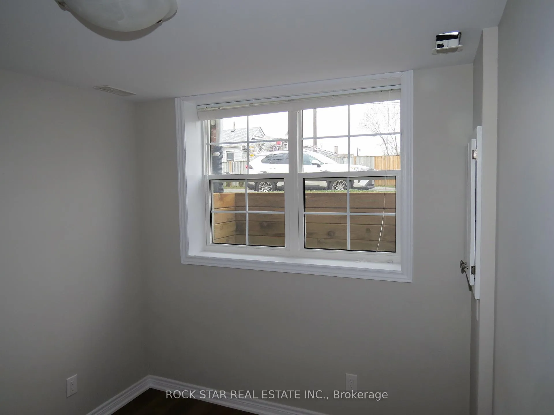 Photo 23 of 7 Dundonald Street, St. Catharines, Secord Woods — HOMEH