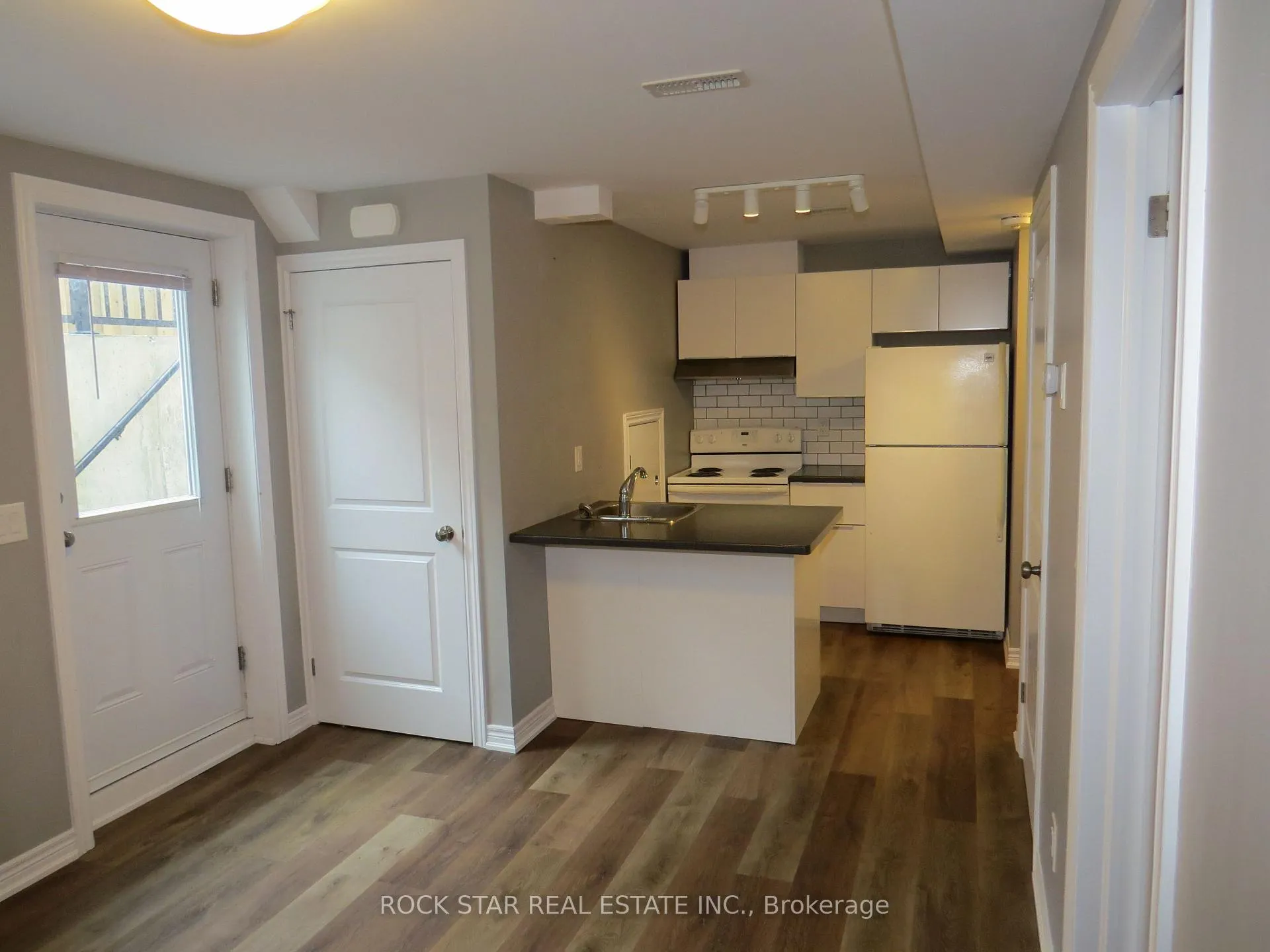 Photo 24 of 7 Dundonald Street, St. Catharines, Secord Woods — HOMEH